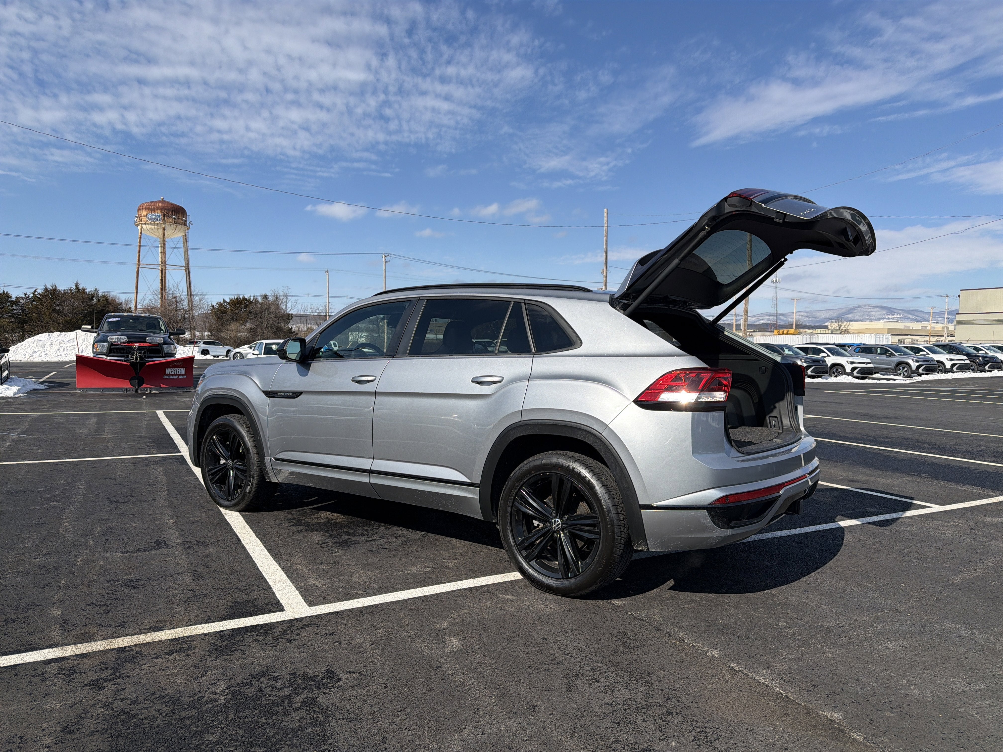 2023 Volkswagen Atlas Cross Sport 3.6L V6 SEL R-Line