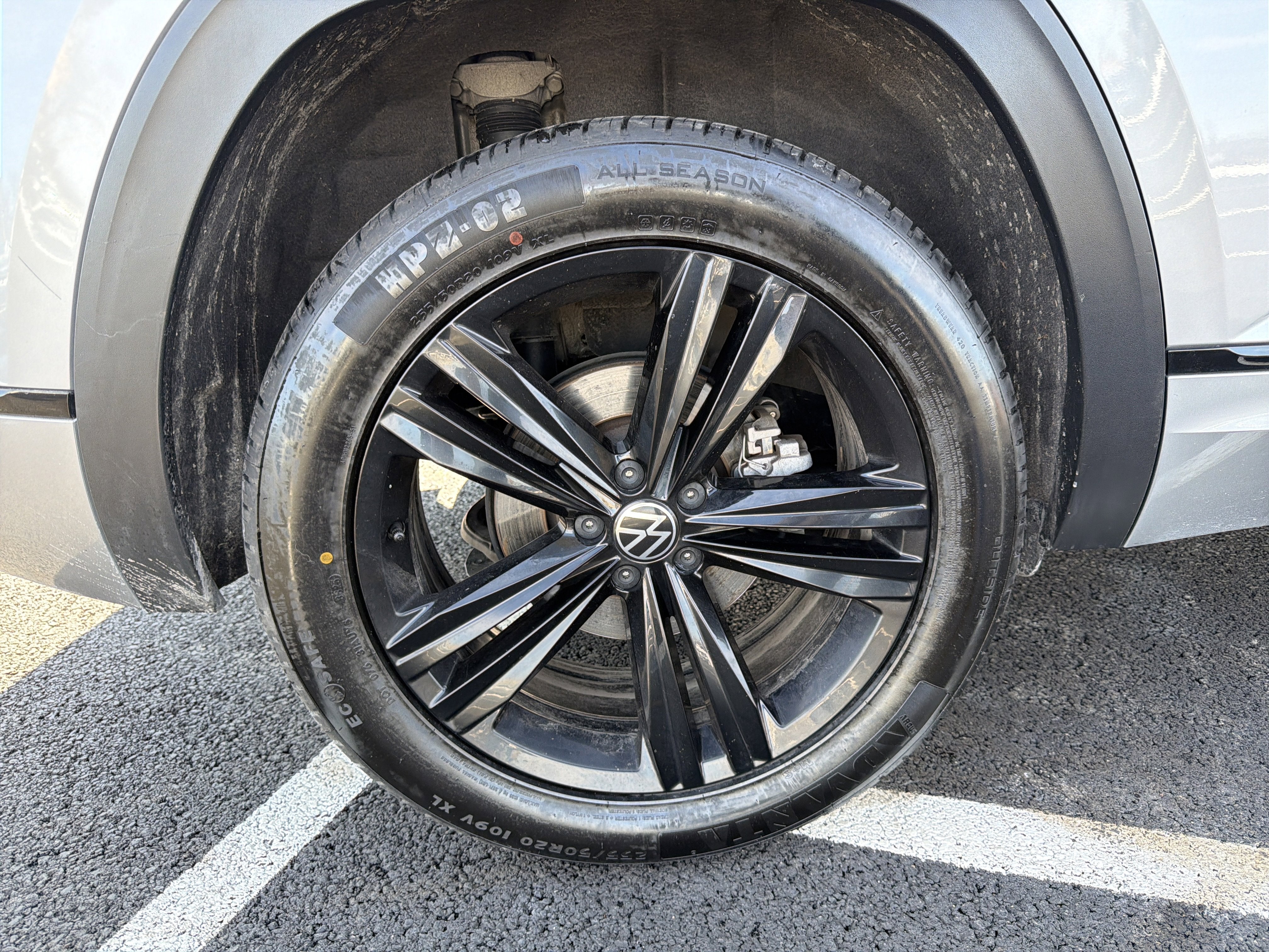 2023 Volkswagen Atlas Cross Sport 3.6L V6 SEL R-Line