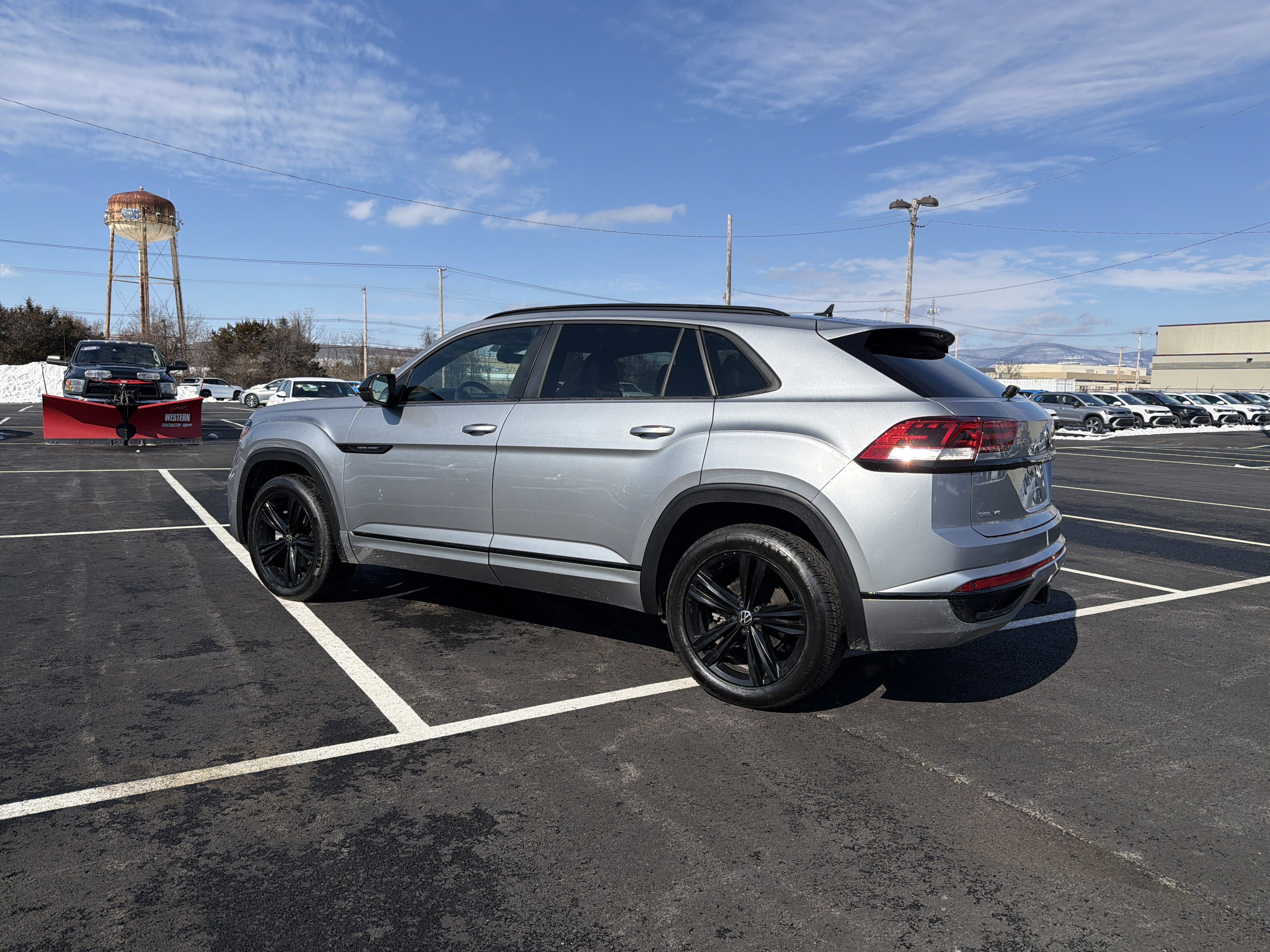 2023 Volkswagen Atlas Cross Sport 3.6L V6 SEL R-Line