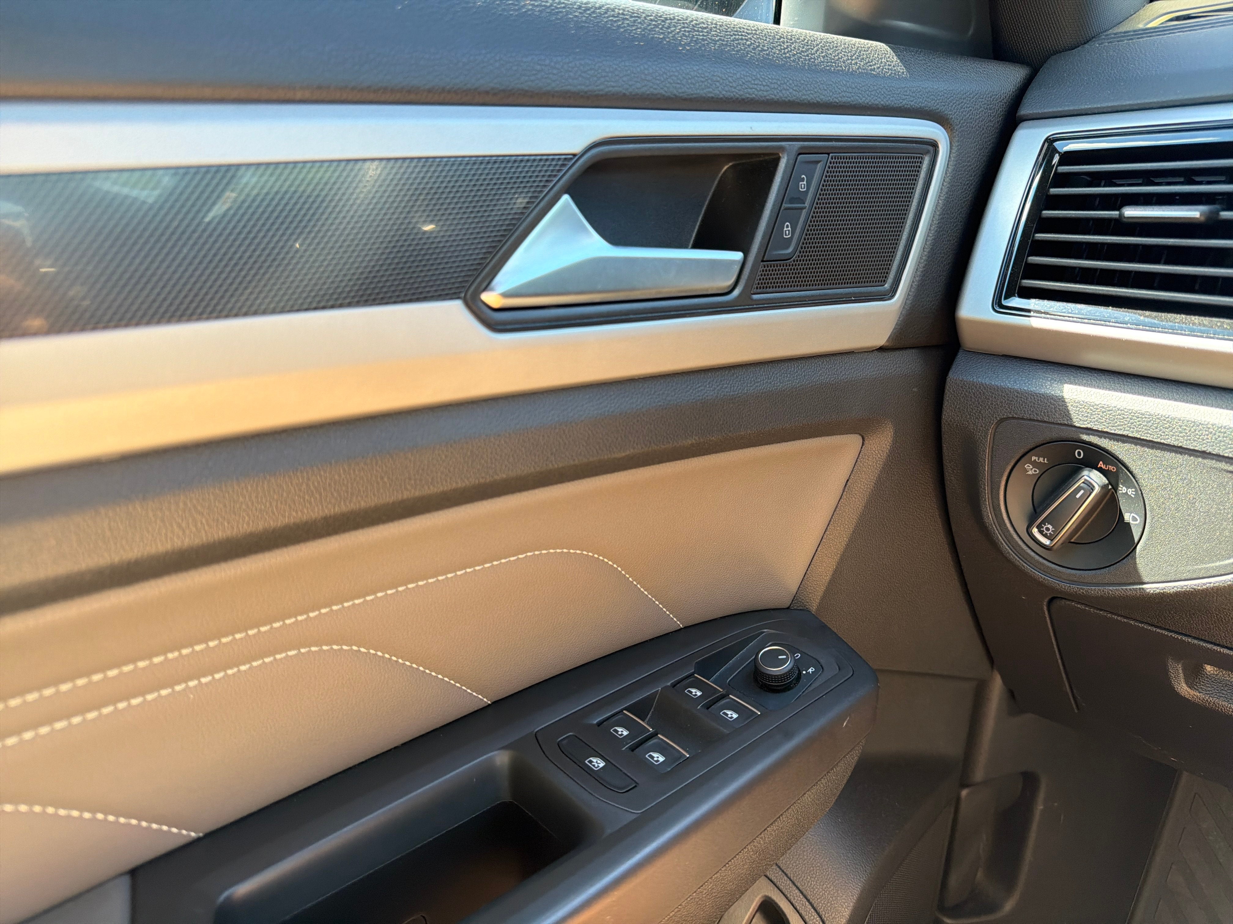 2023 Volkswagen Atlas Cross Sport 3.6L V6 SEL R-Line