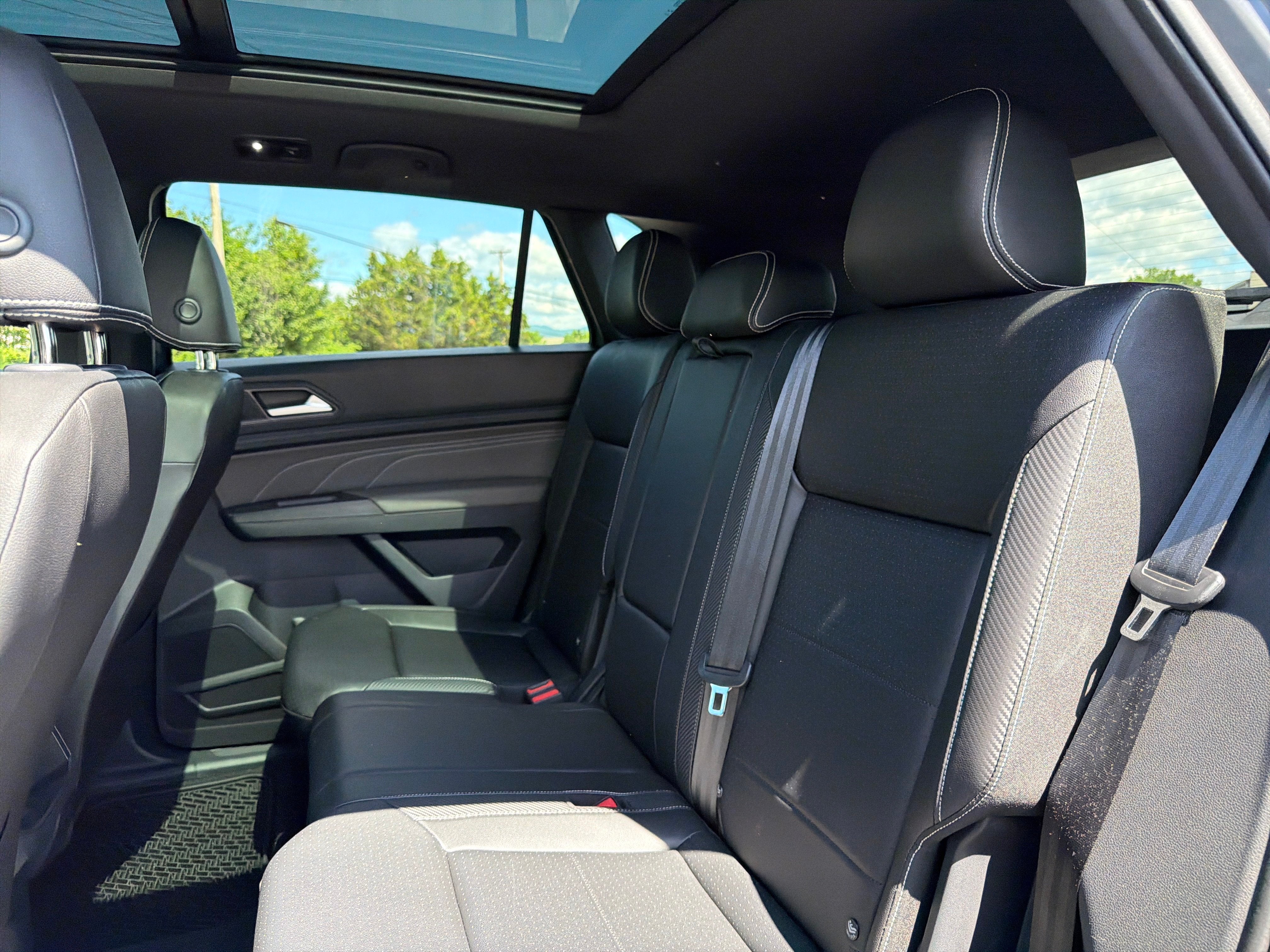 2023 Volkswagen Atlas Cross Sport 3.6L V6 SEL R-Line