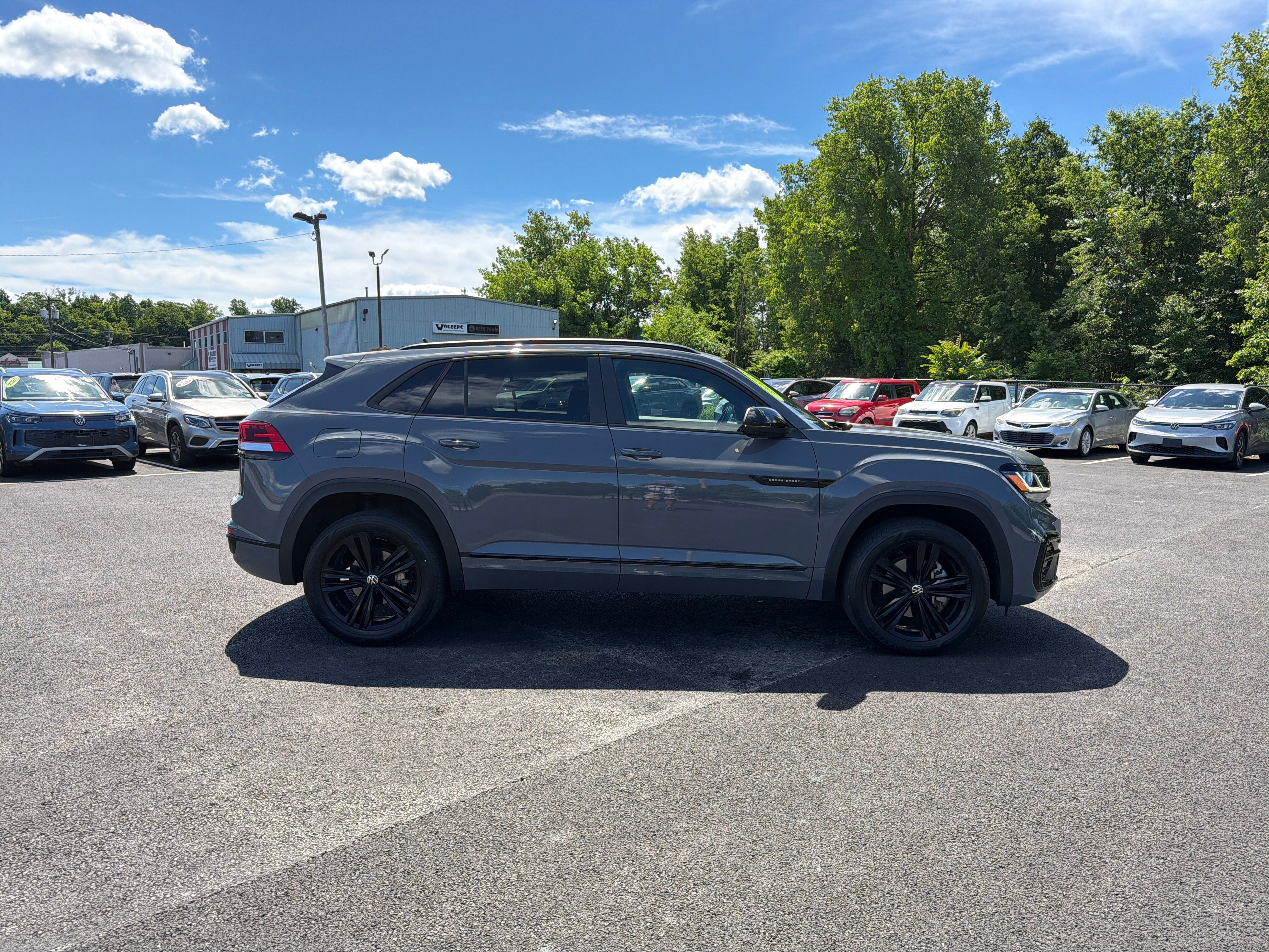 2023 Volkswagen Atlas Cross Sport 3.6L V6 SEL R-Line