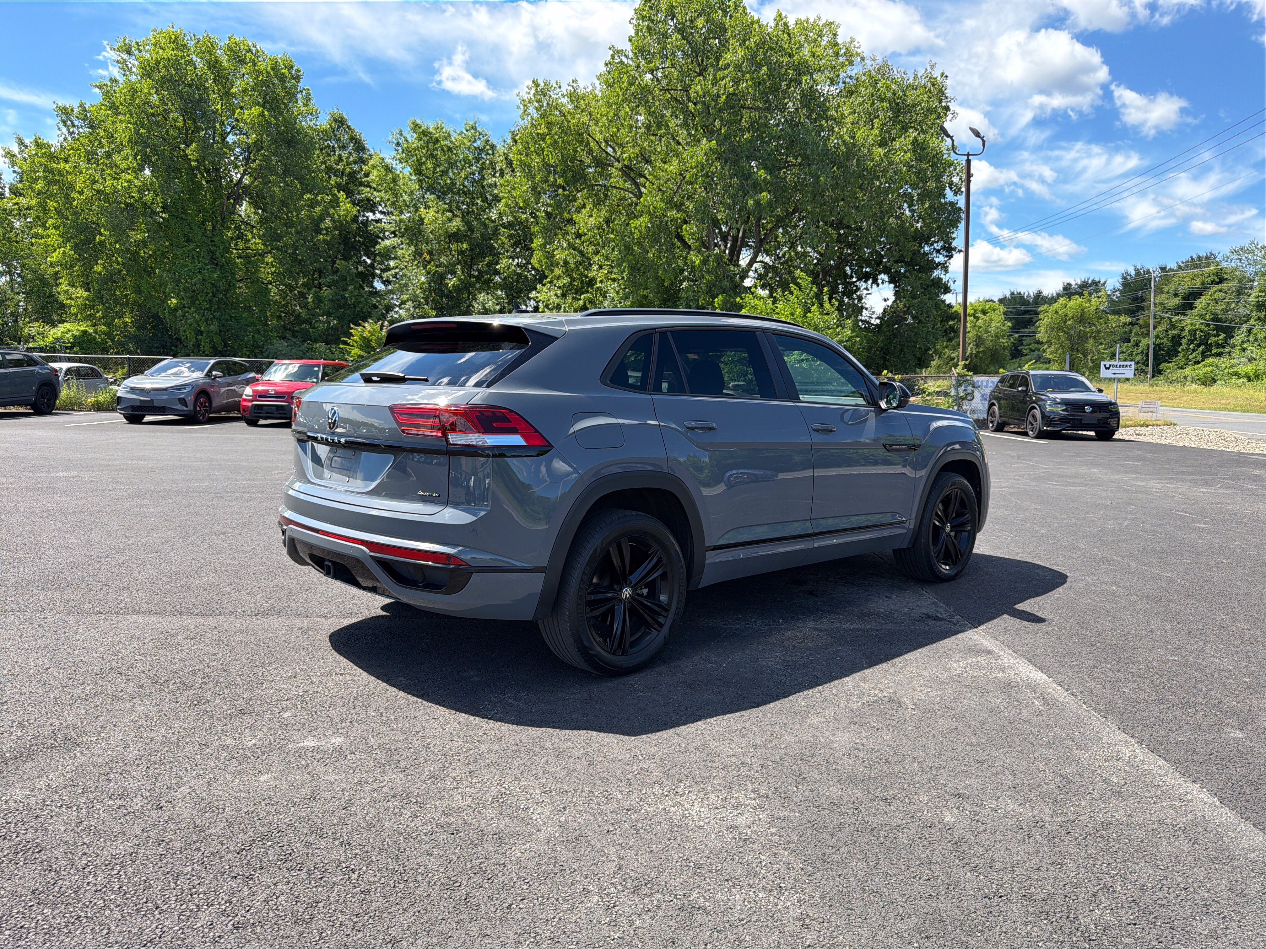 2023 Volkswagen Atlas Cross Sport 3.6L V6 SEL R-Line