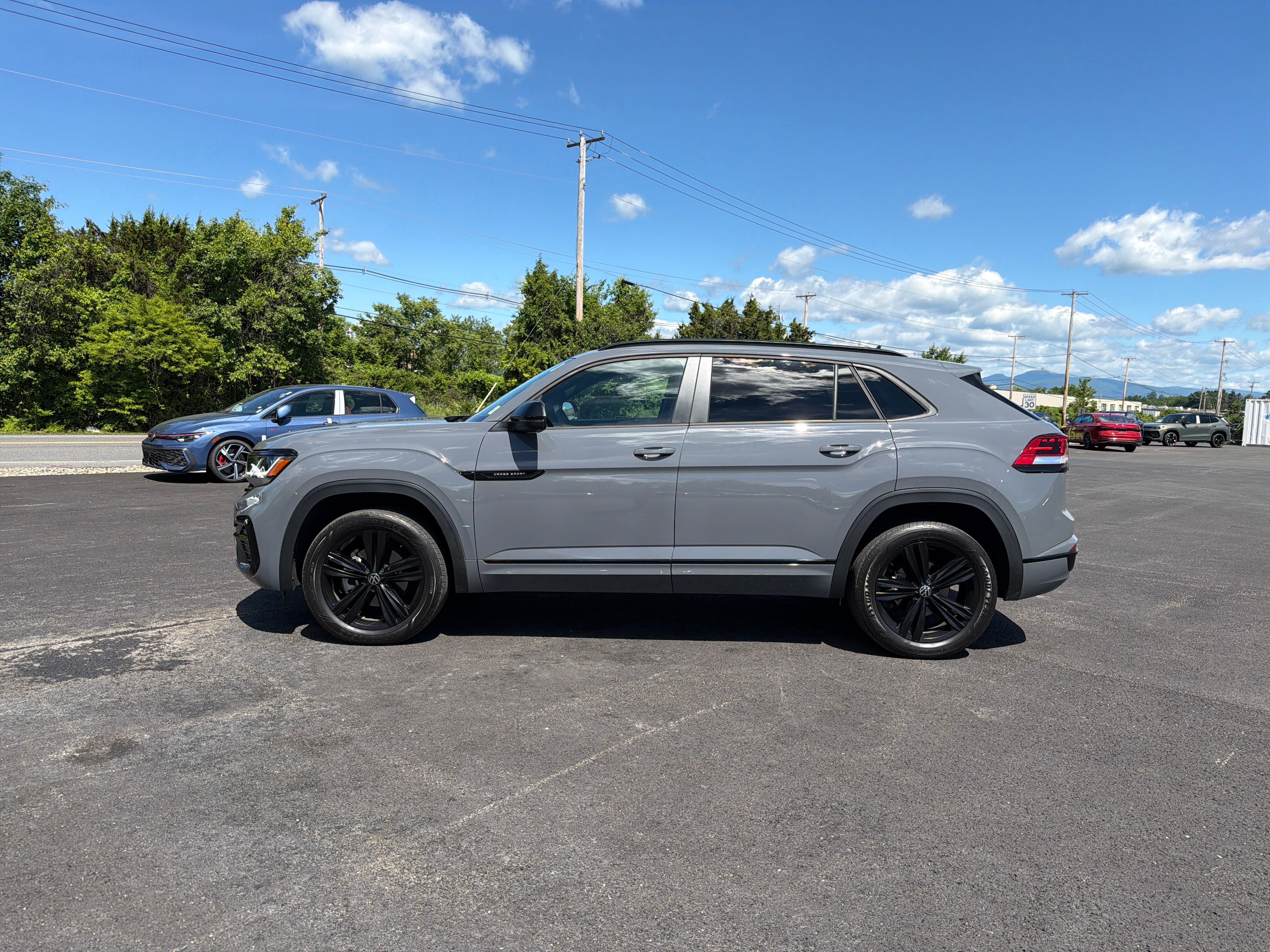 2023 Volkswagen Atlas Cross Sport 3.6L V6 SEL R-Line