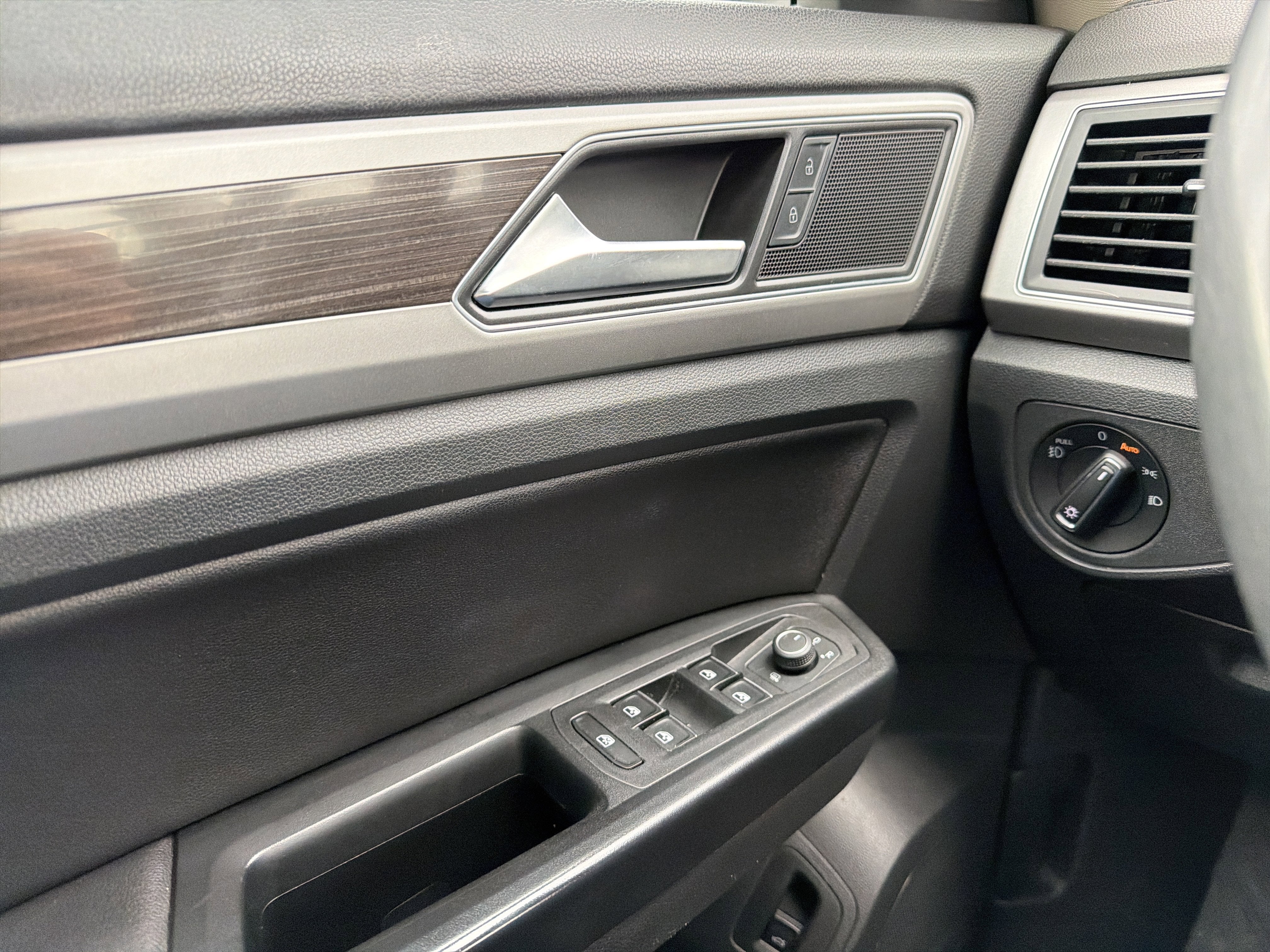 2019 Volkswagen Atlas 3.6L V6 SE w/Technology