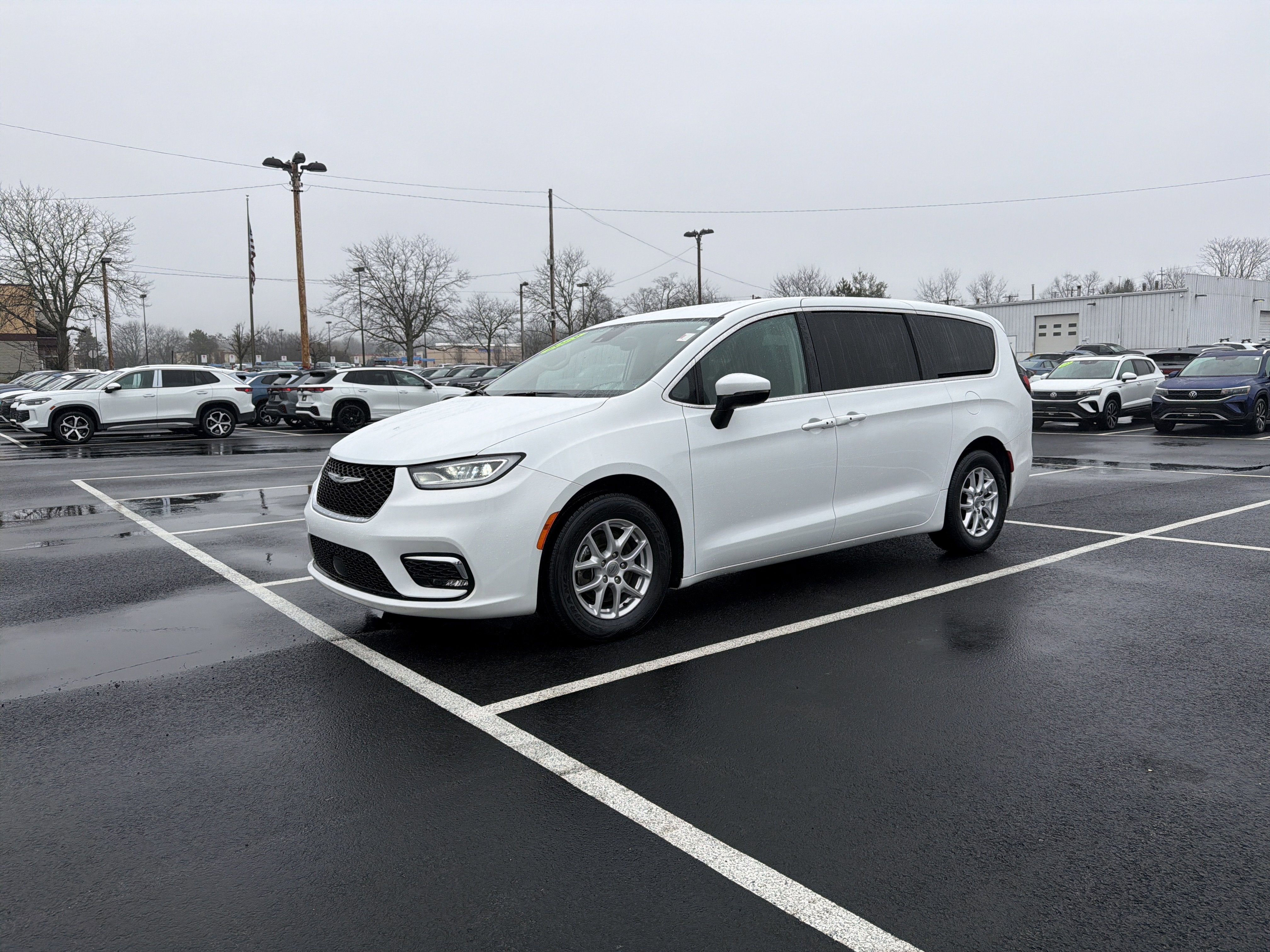 2023 Chrysler Pacifica Touring L