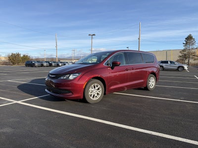 2023 Chrysler Voyager LX