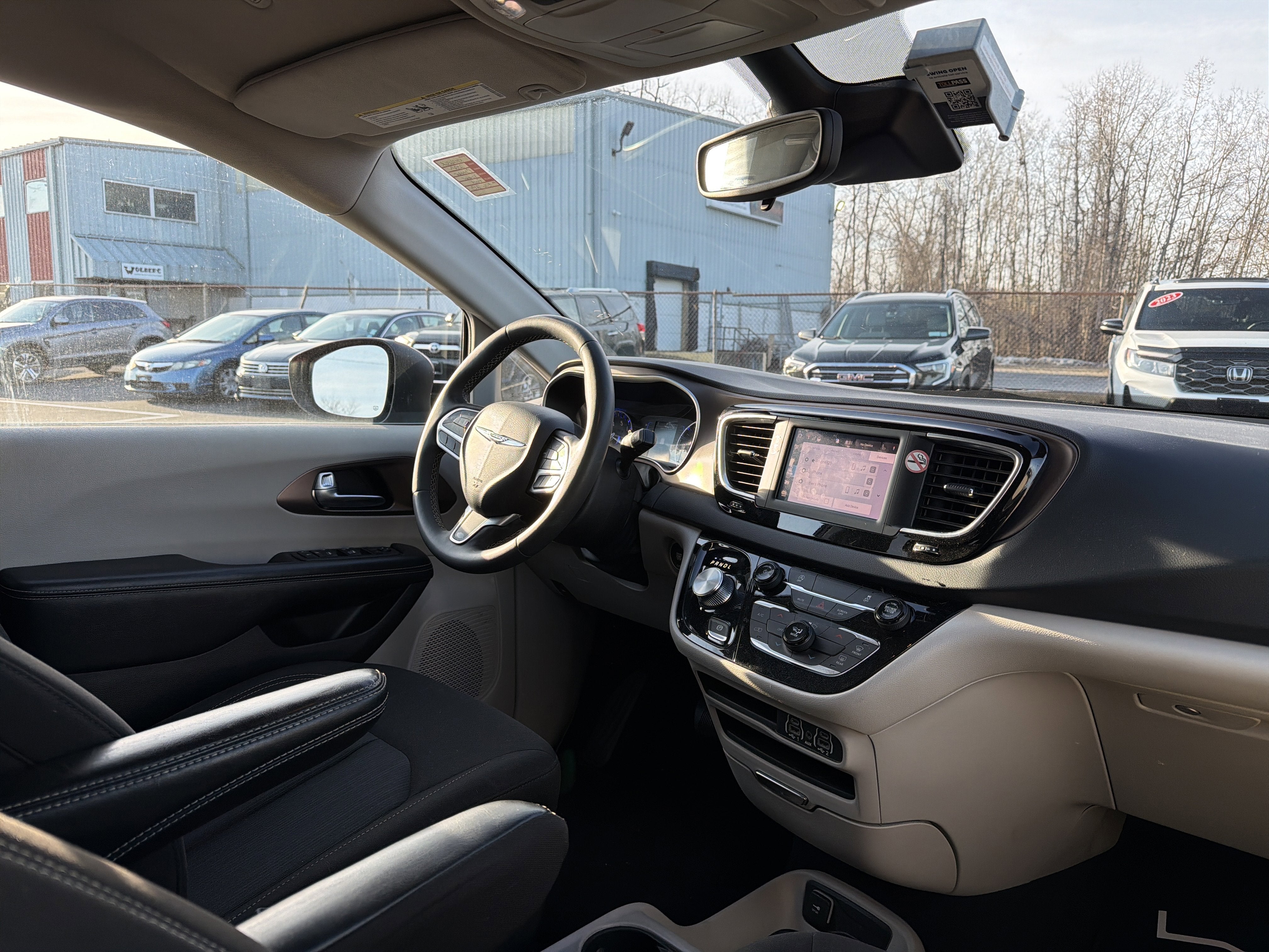 2023 Chrysler Voyager LX