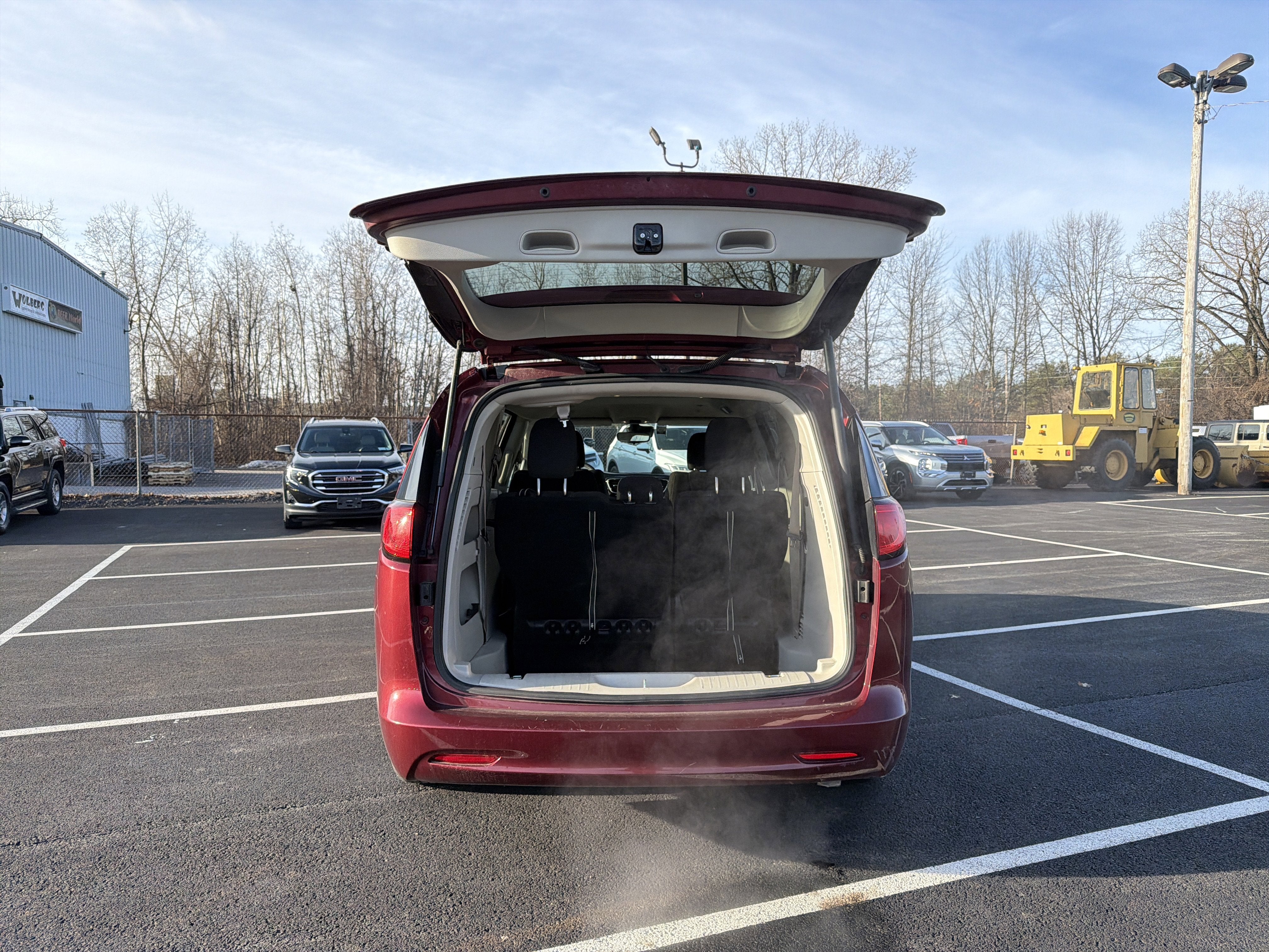 2023 Chrysler Voyager LX