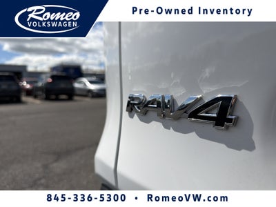 2022 Toyota RAV4 LE