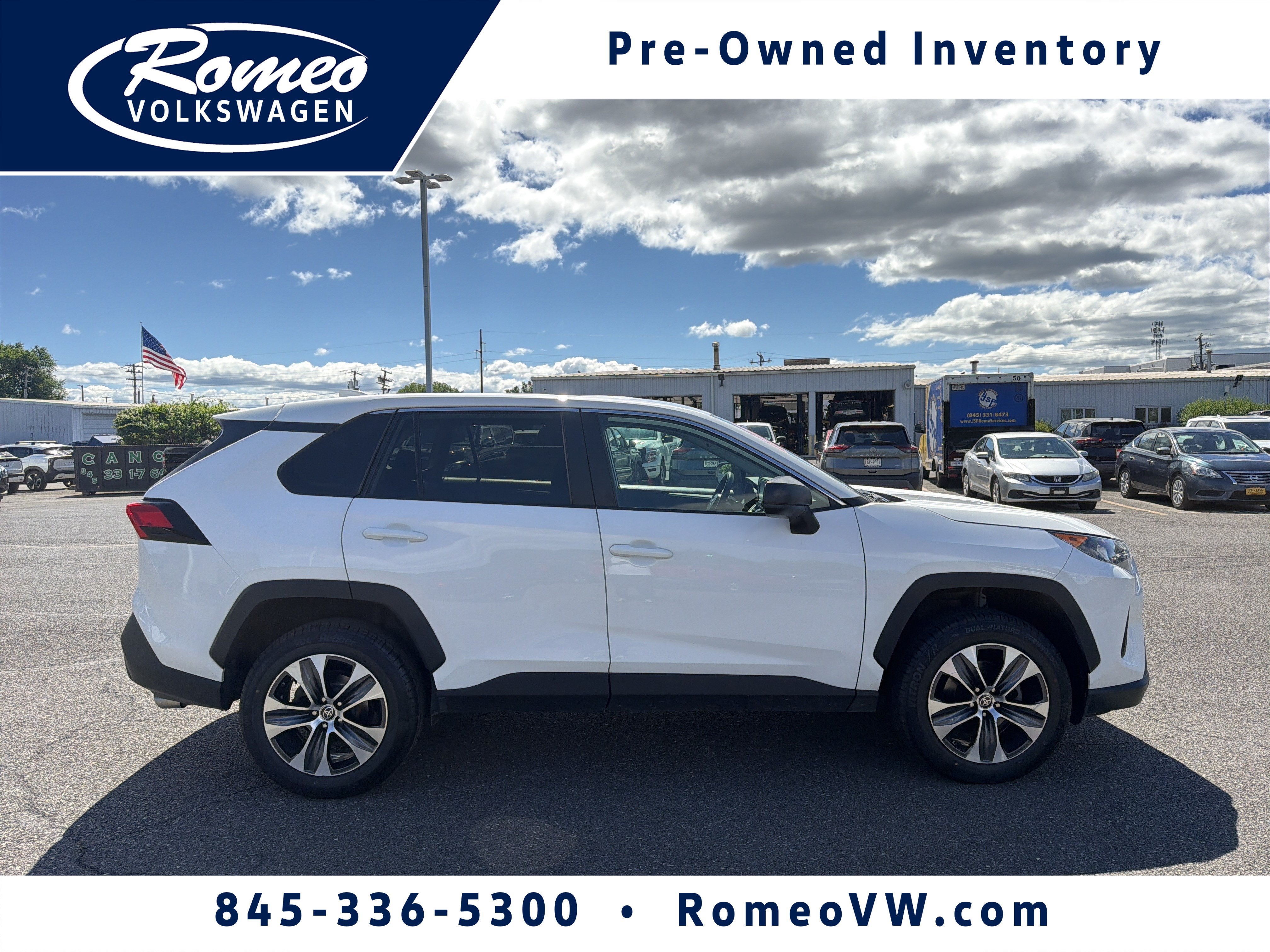 2022 Toyota RAV4 LE