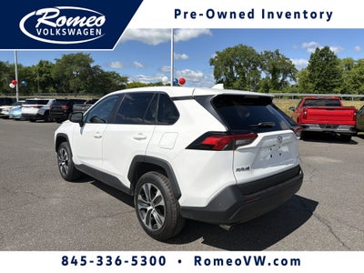 2022 Toyota RAV4 LE