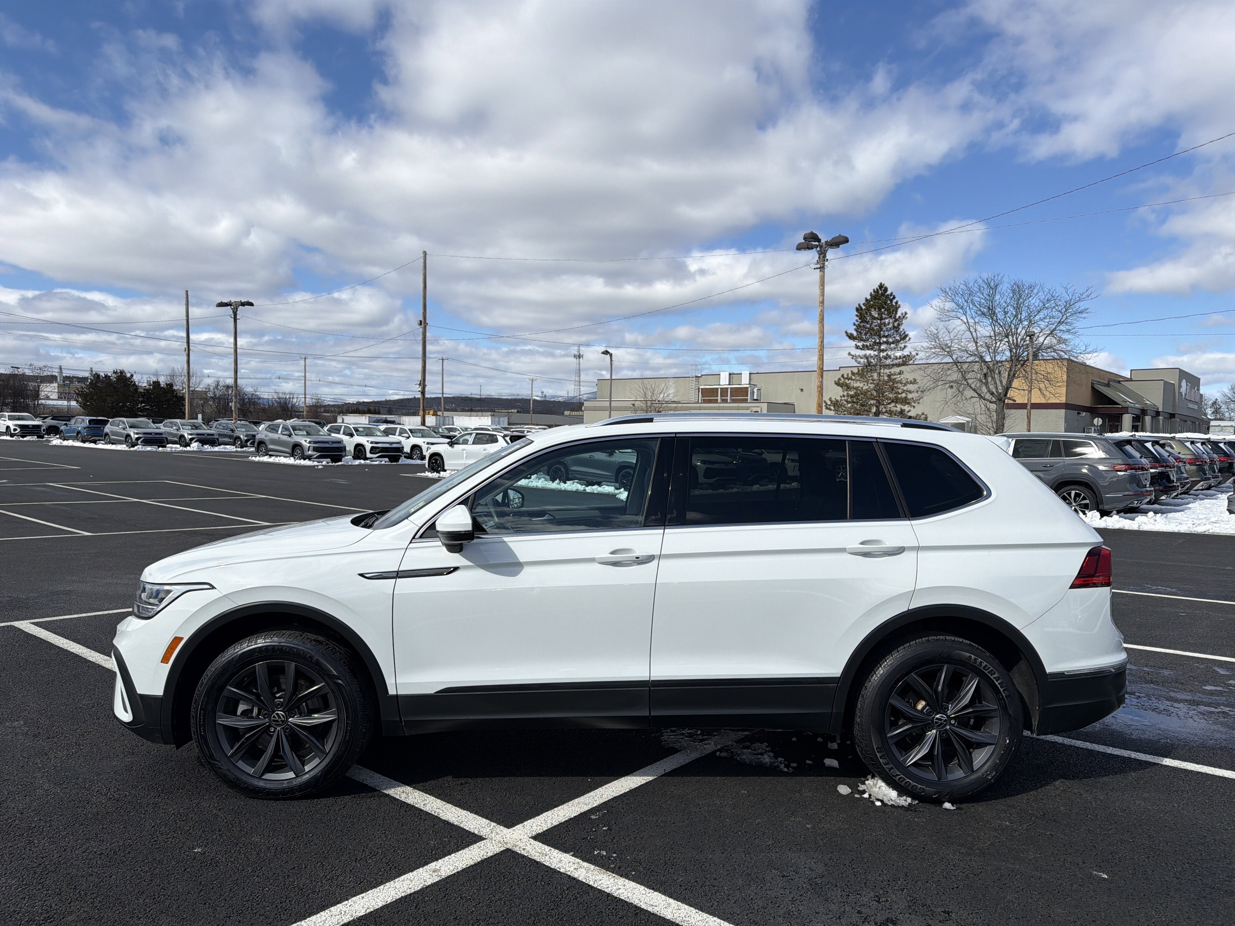 2022 Volkswagen Tiguan 2.0T SE