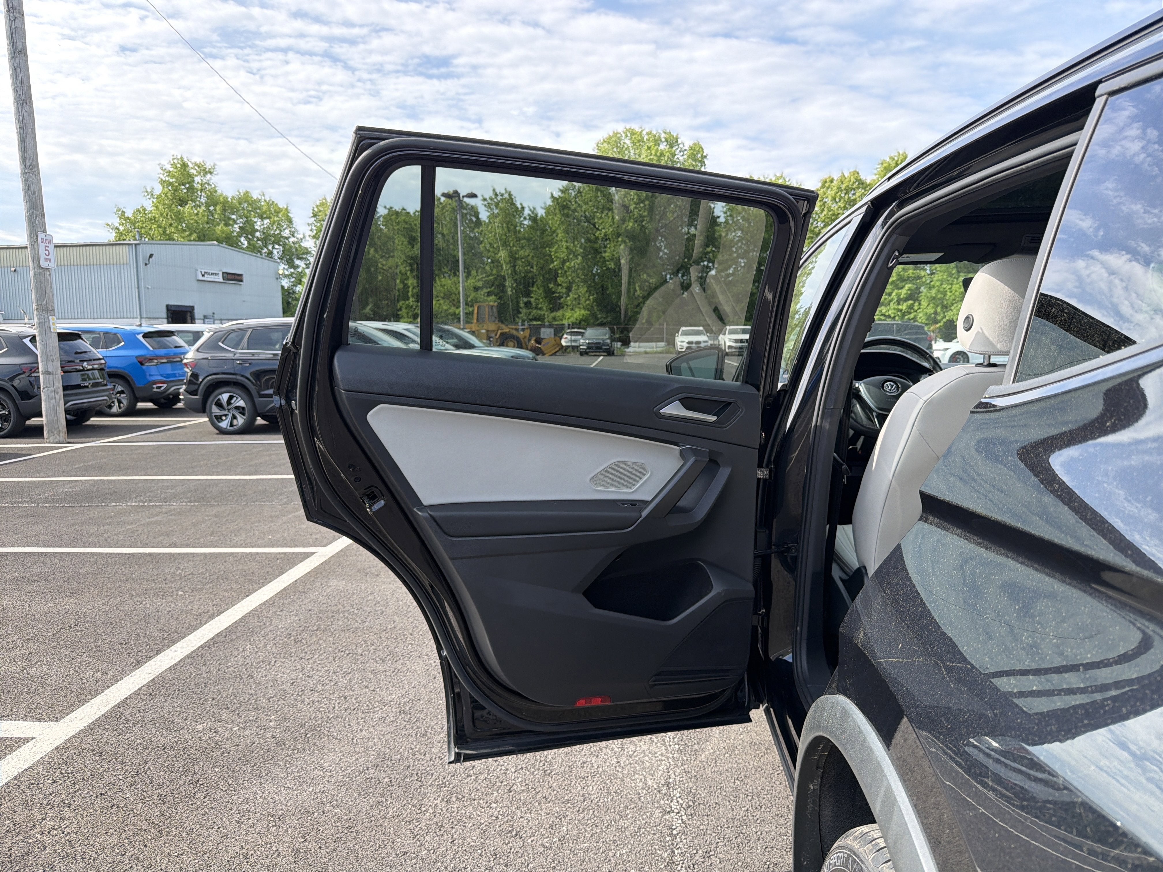 2021 Volkswagen Tiguan 2.0T SE R-Line Black