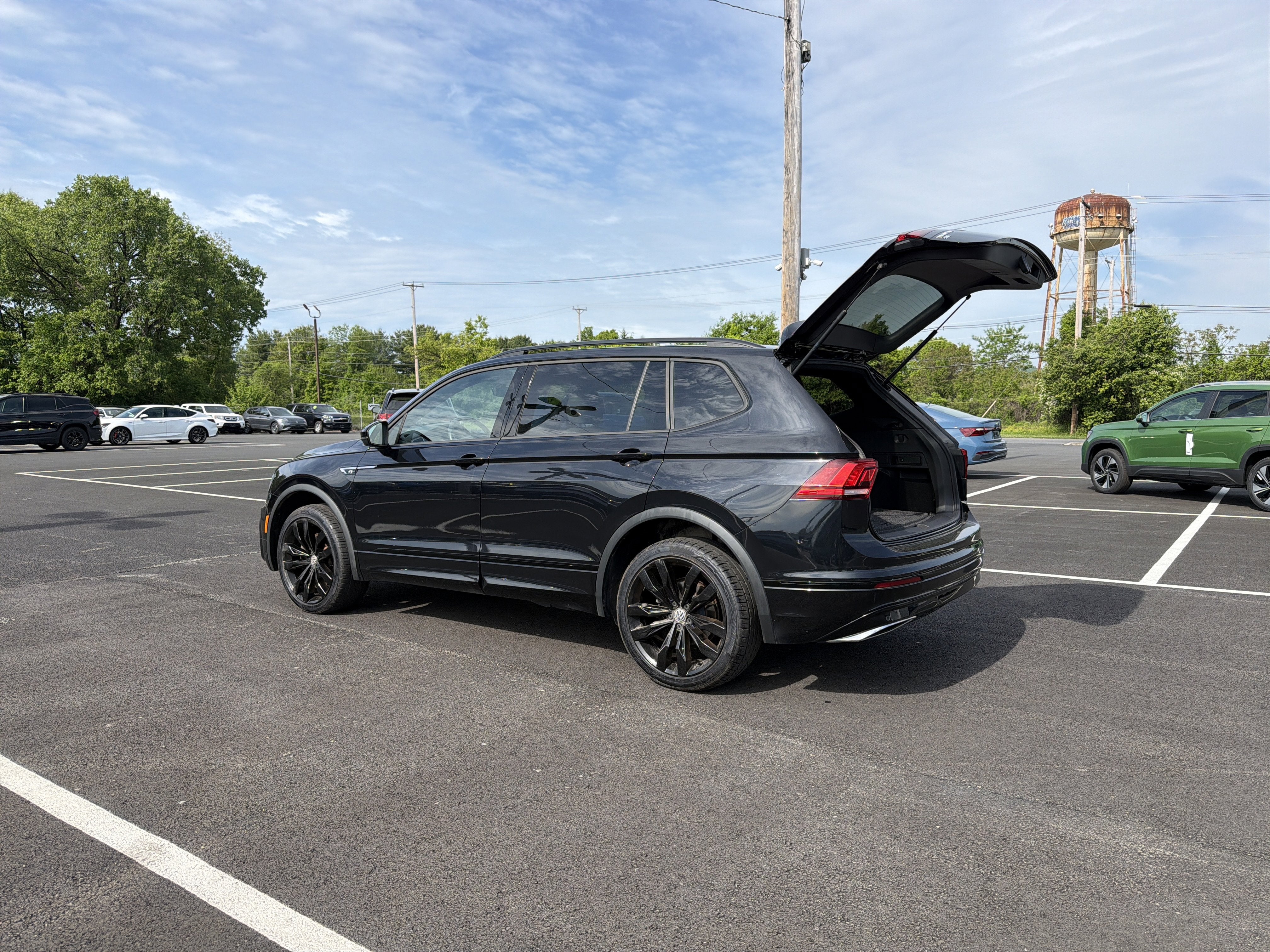 2021 Volkswagen Tiguan 2.0T SE R-Line Black