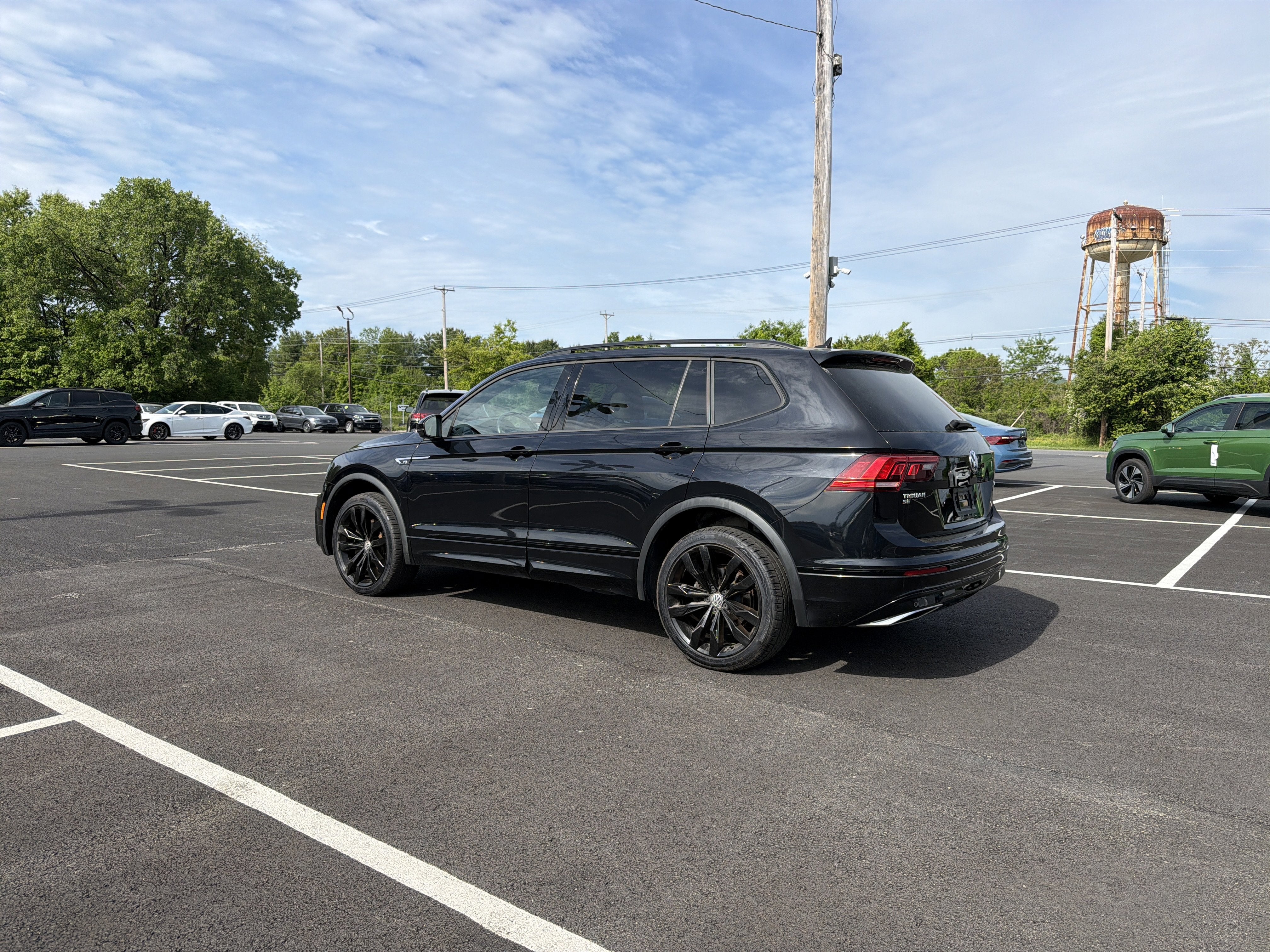 2021 Volkswagen Tiguan 2.0T SE R-Line Black