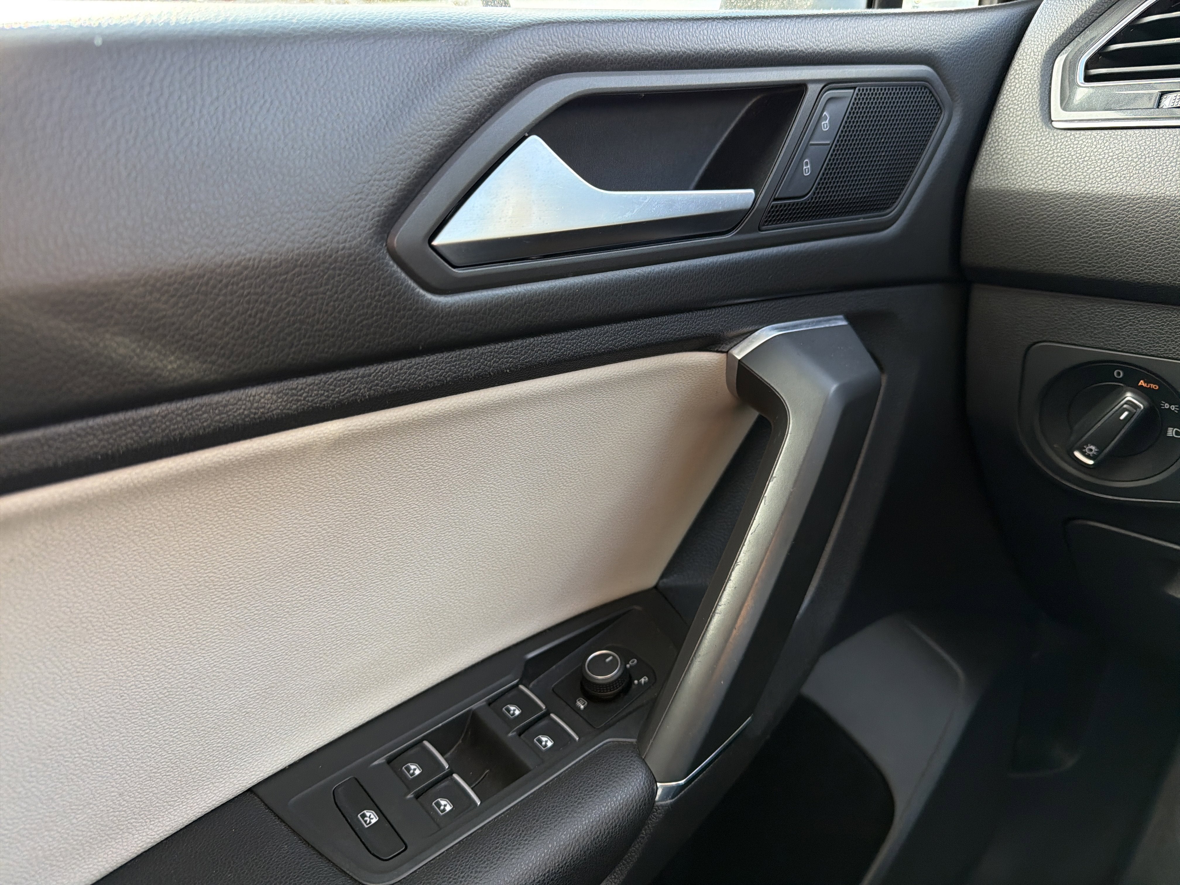 2020 Volkswagen Tiguan 2.0T SE 4Motion