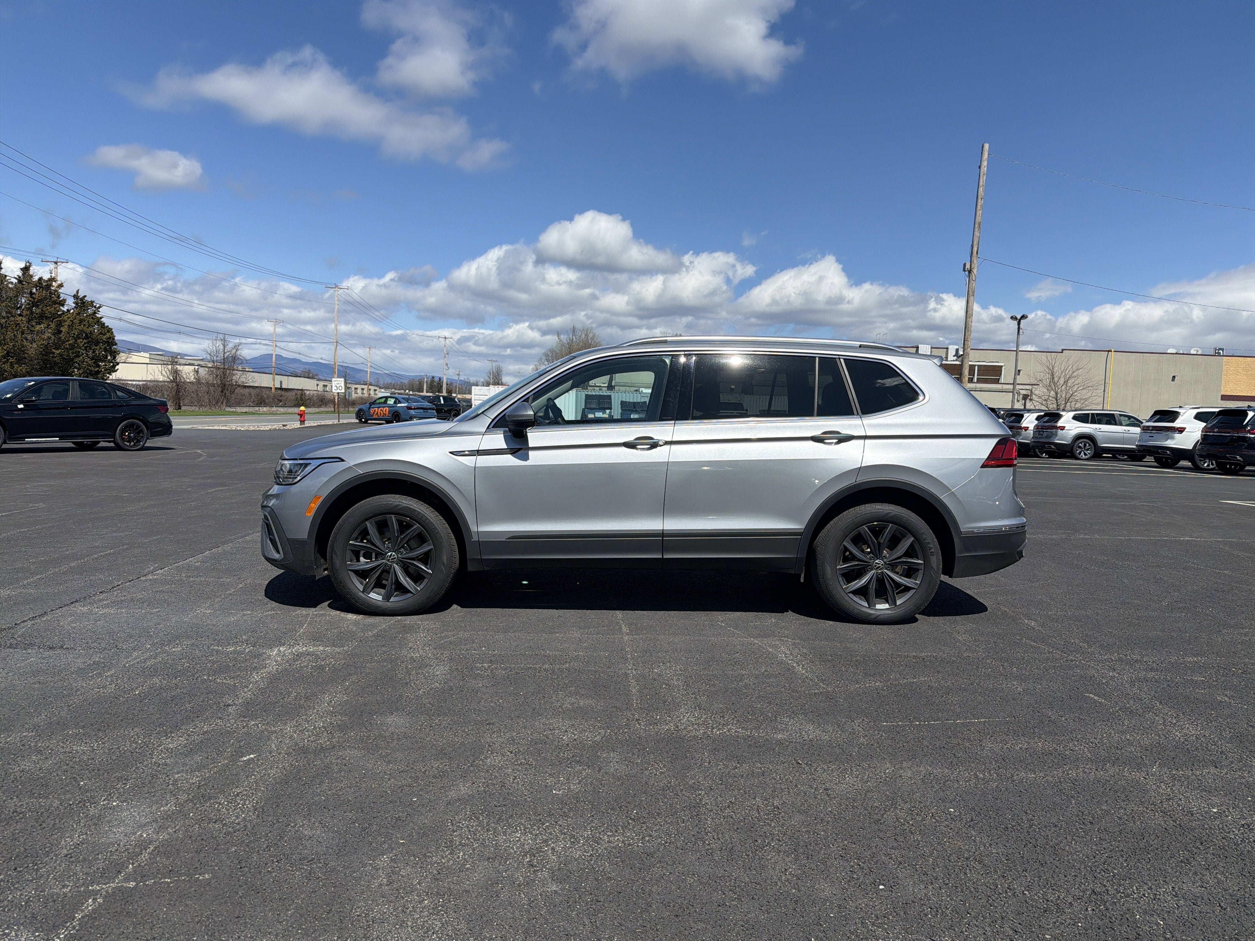 2022 Volkswagen Tiguan 2.0T SE