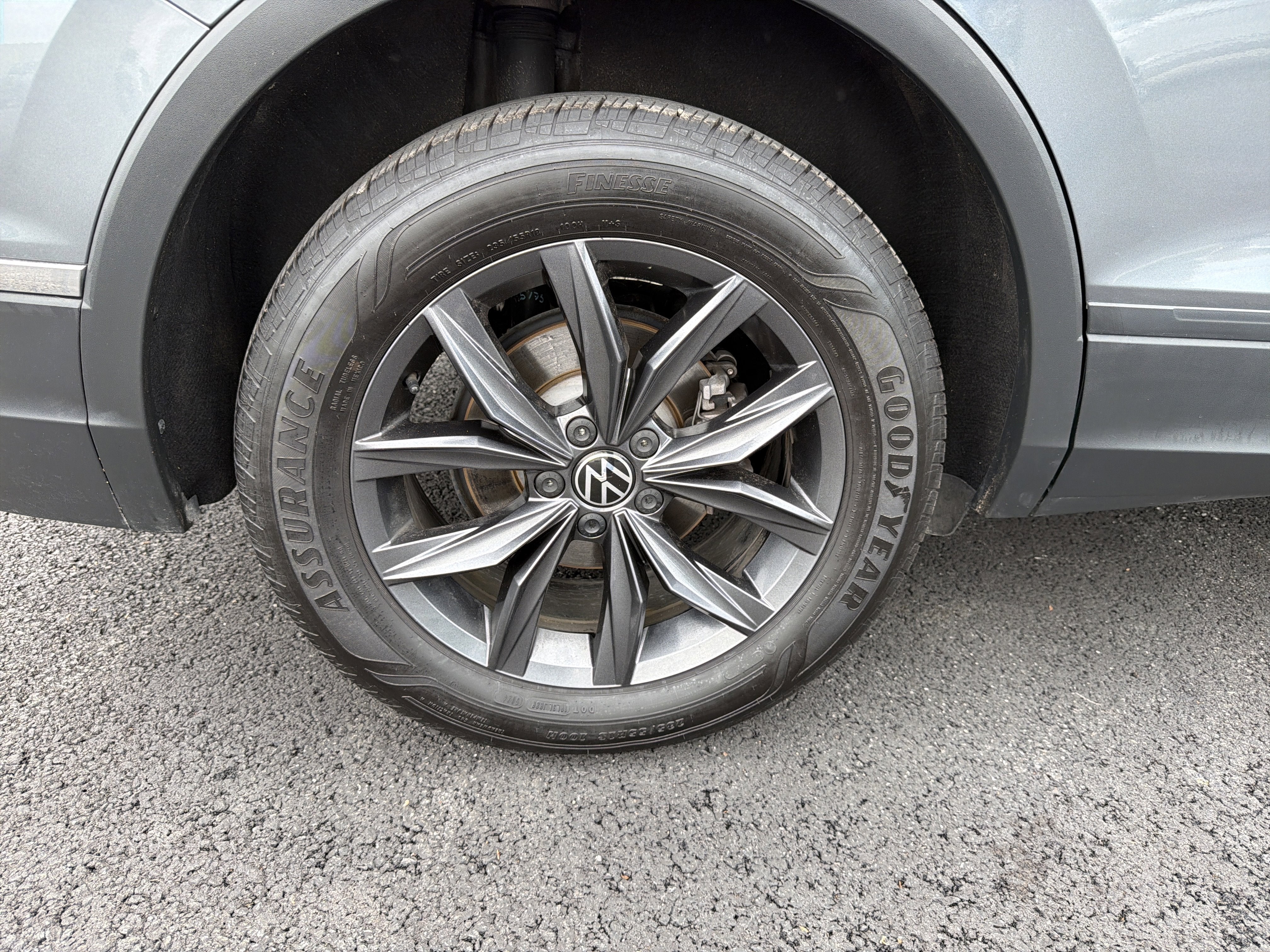 2023 Volkswagen Tiguan 2.0T SE