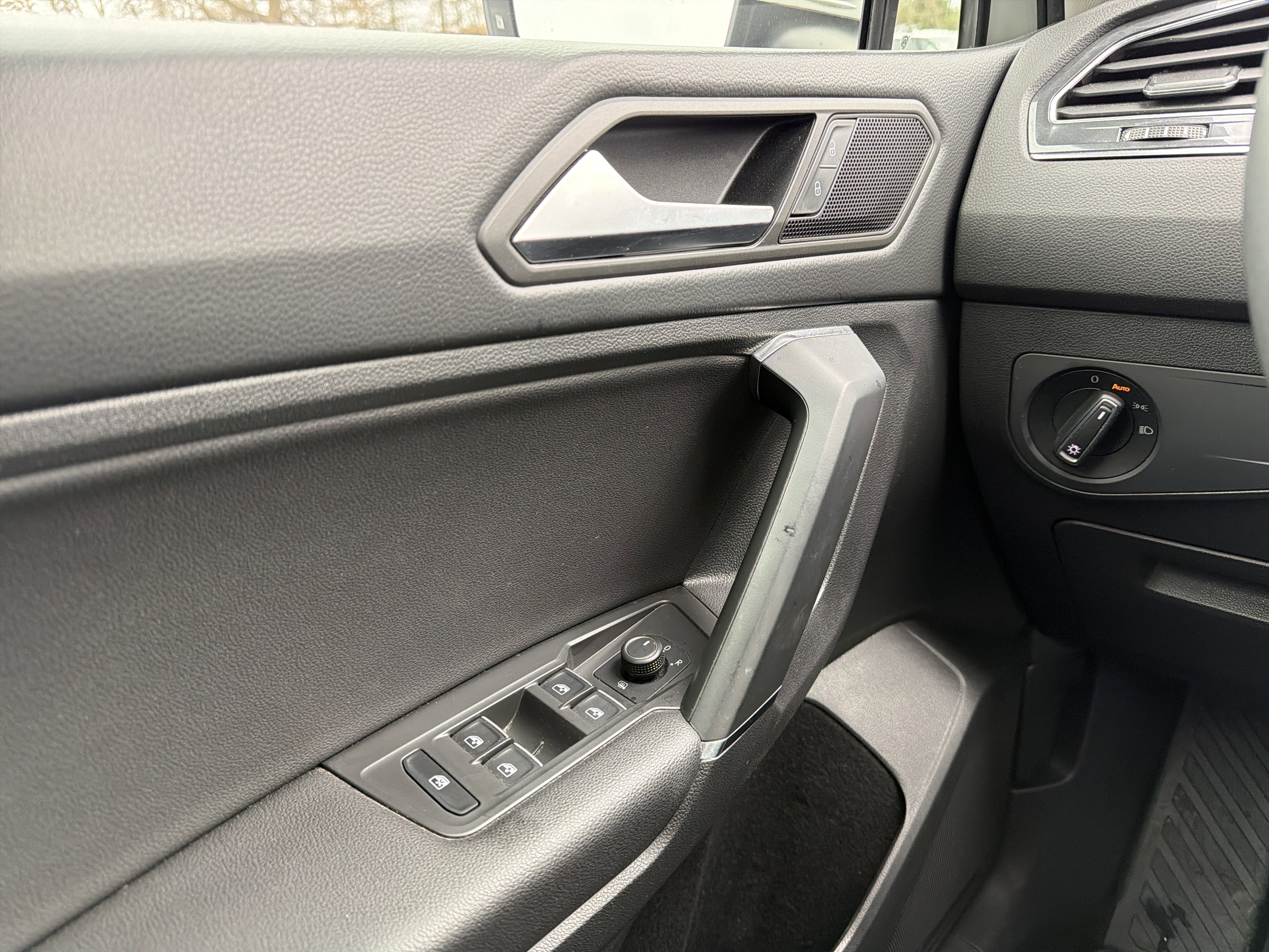 2020 Volkswagen Tiguan 2.0T SE 4Motion