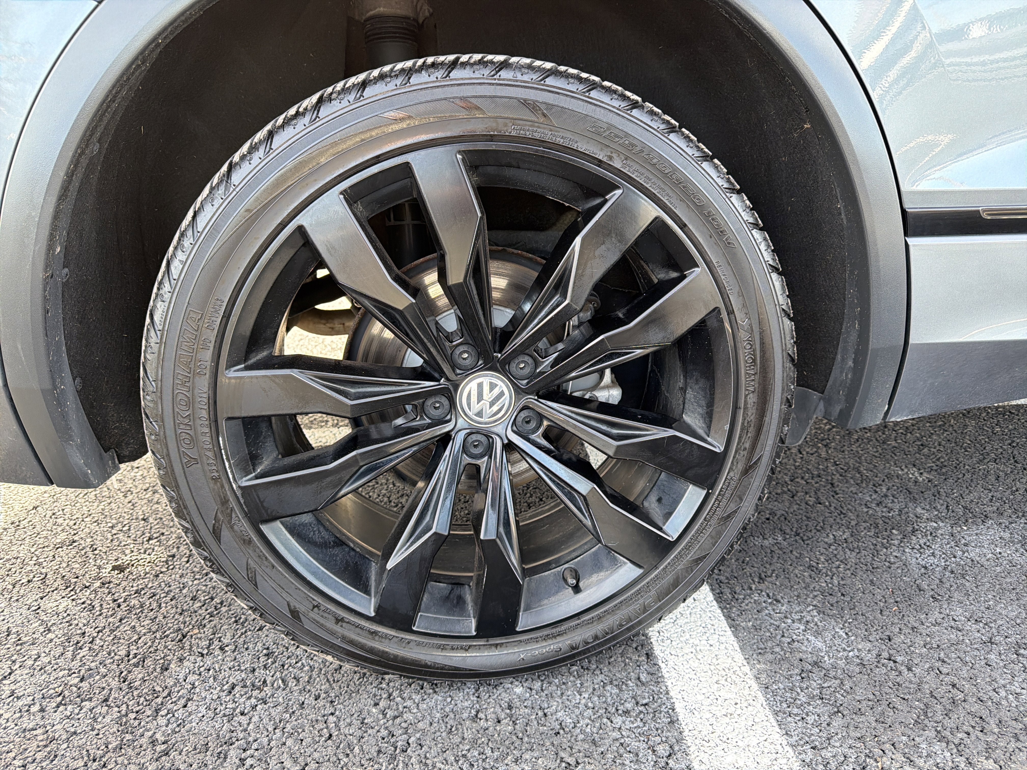 2020 Volkswagen Tiguan 2.0T SE R-Line Black 4Motion