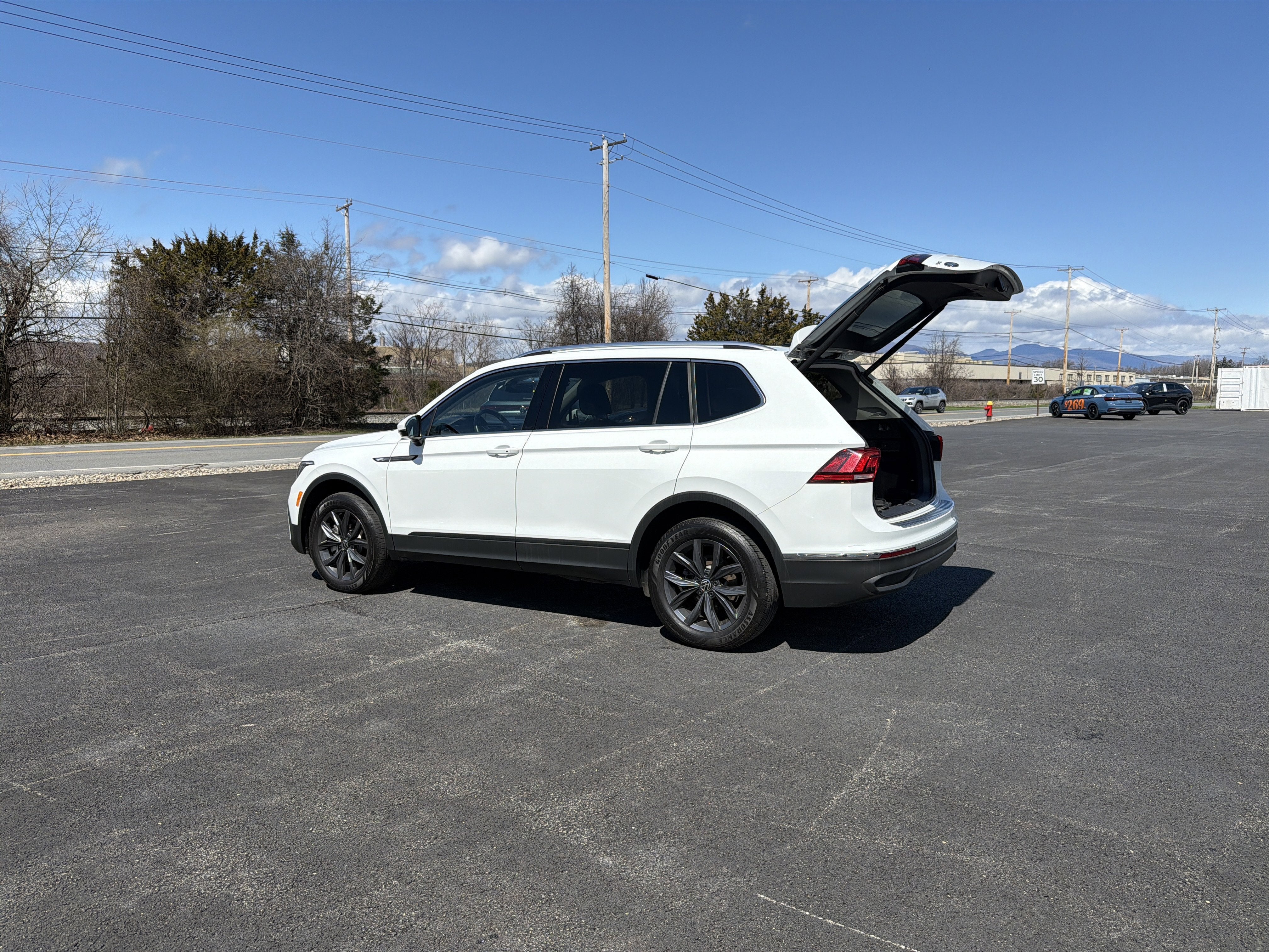 2022 Volkswagen Tiguan 2.0T SE