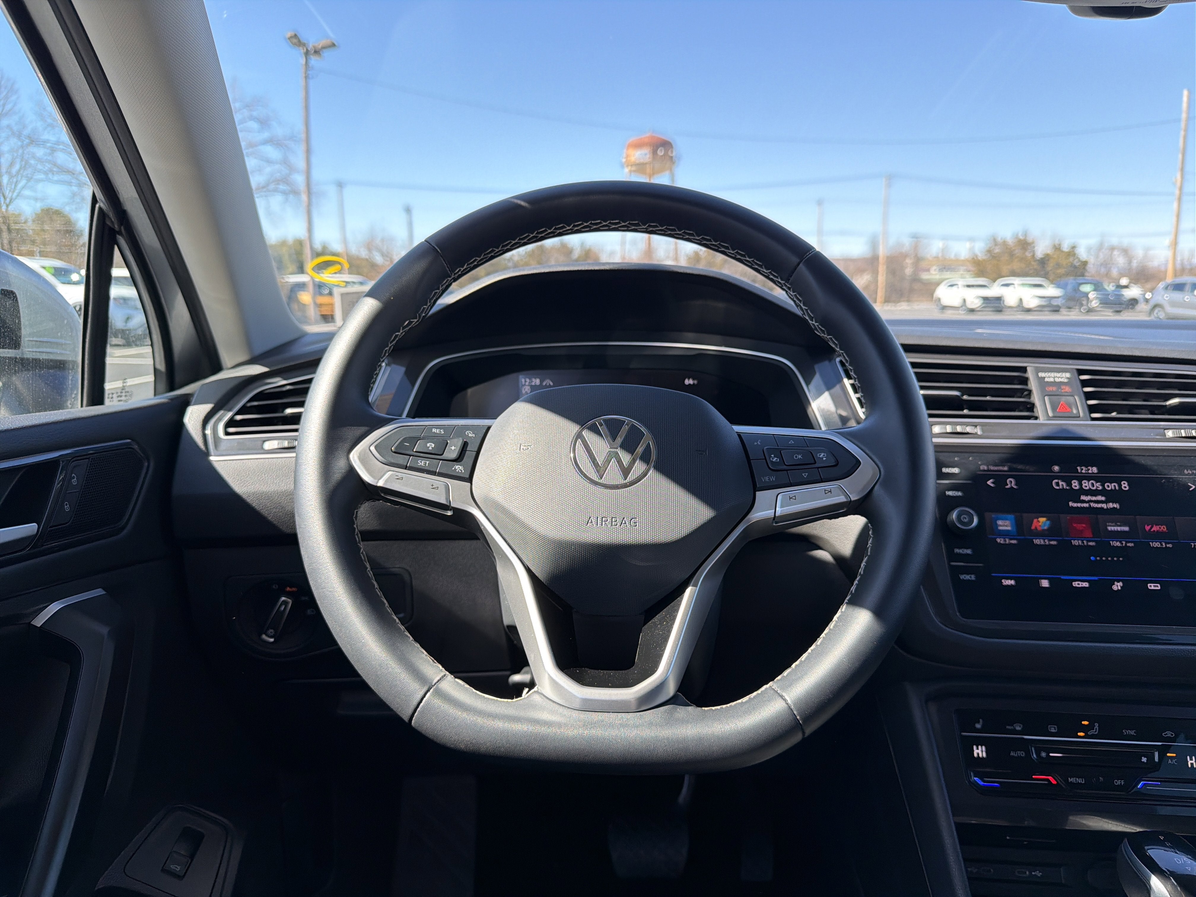 2024 Volkswagen Tiguan 2.0T SE