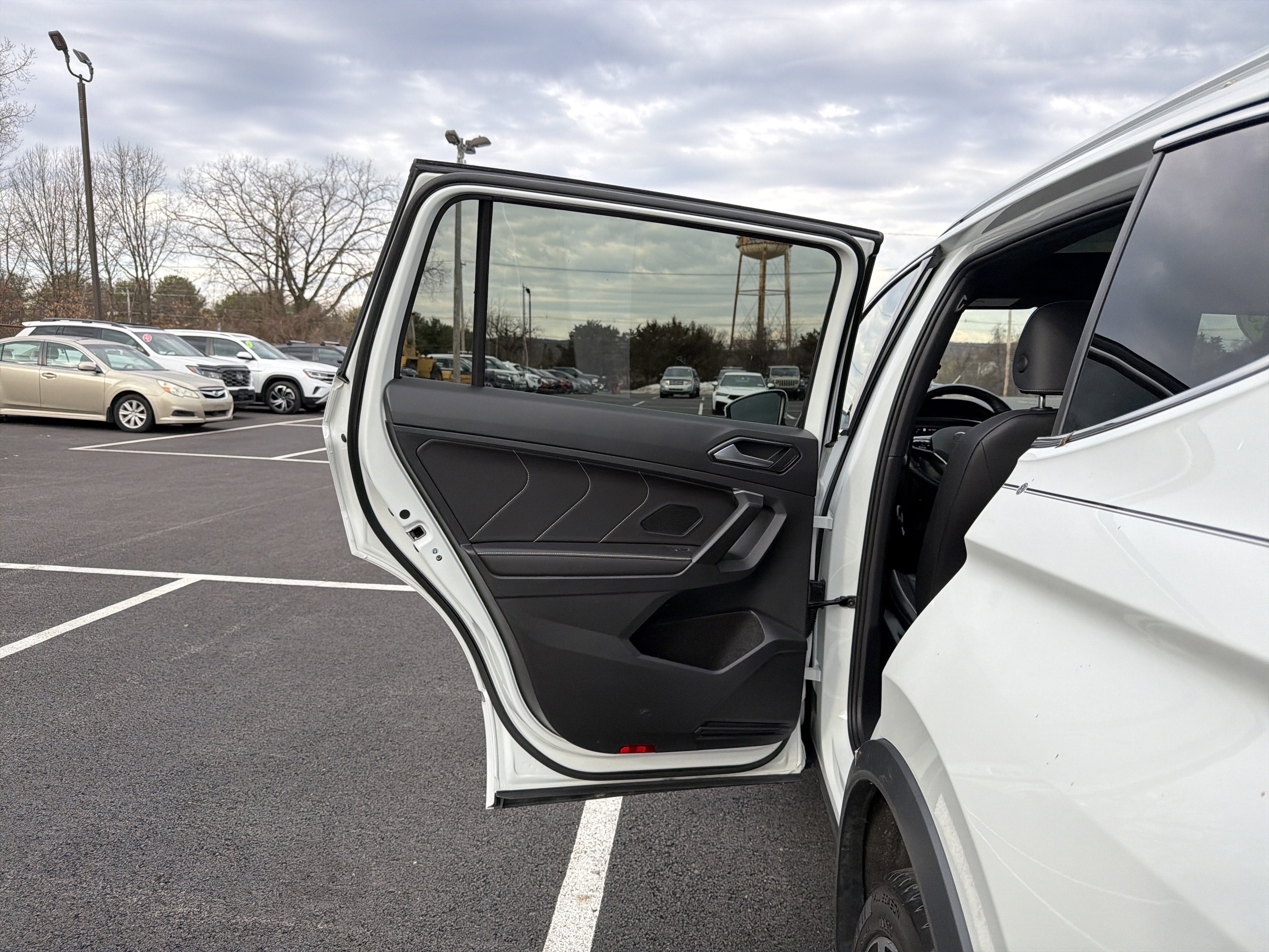 2023 Volkswagen Tiguan 2.0T SEL R-Line