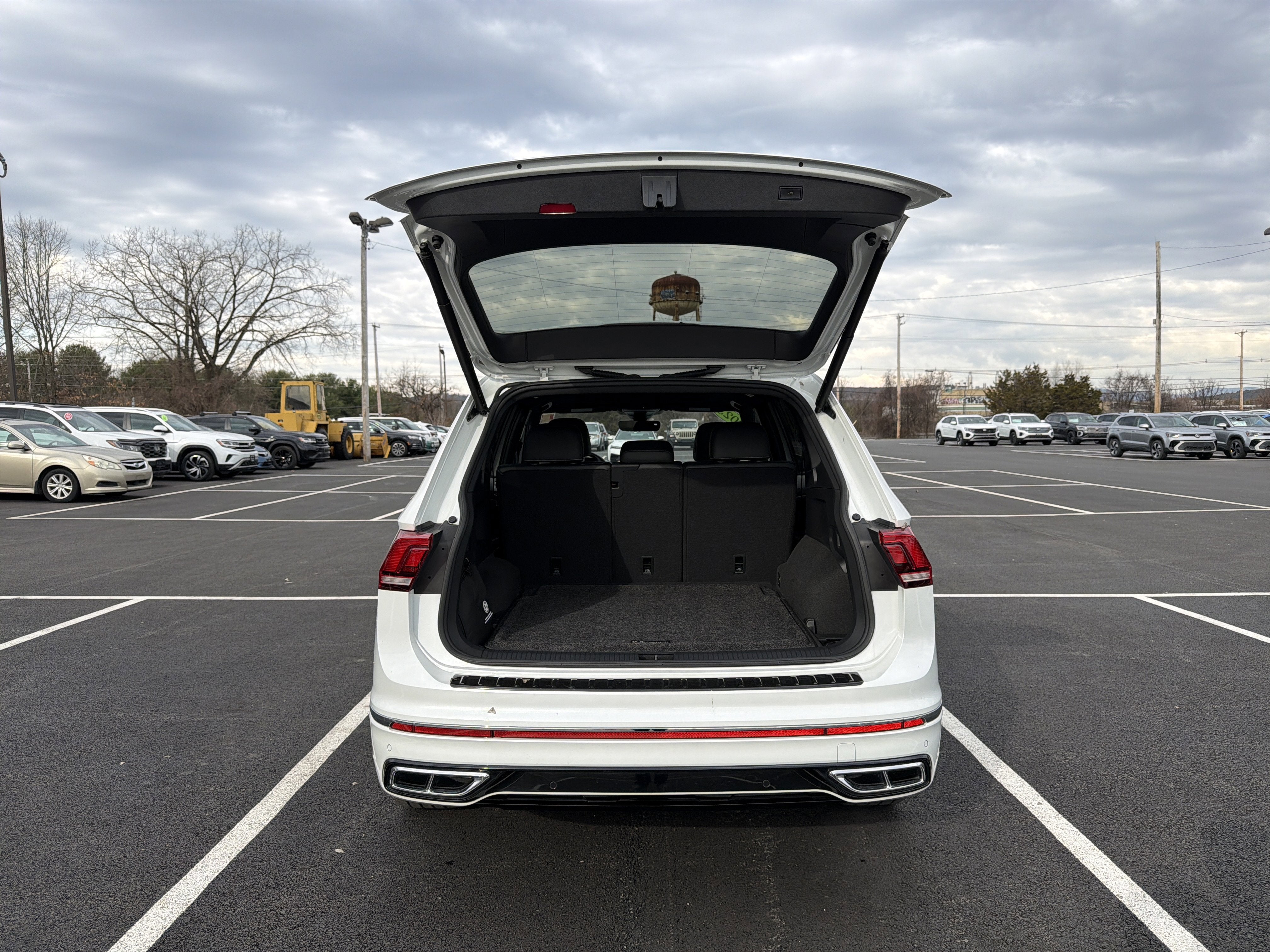 2023 Volkswagen Tiguan 2.0T SEL R-Line