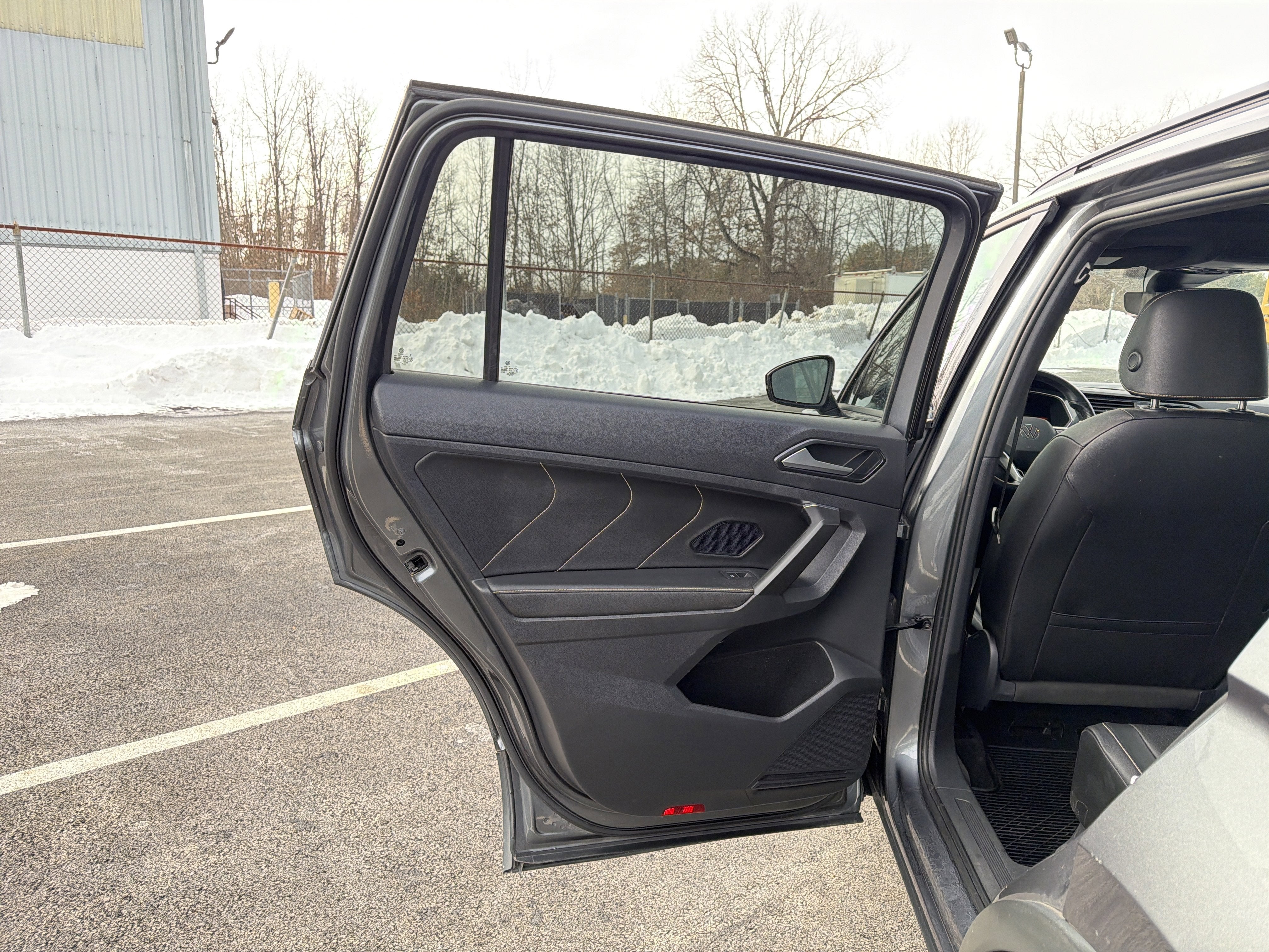 2022 Volkswagen Tiguan 2.0T SE R-Line Black