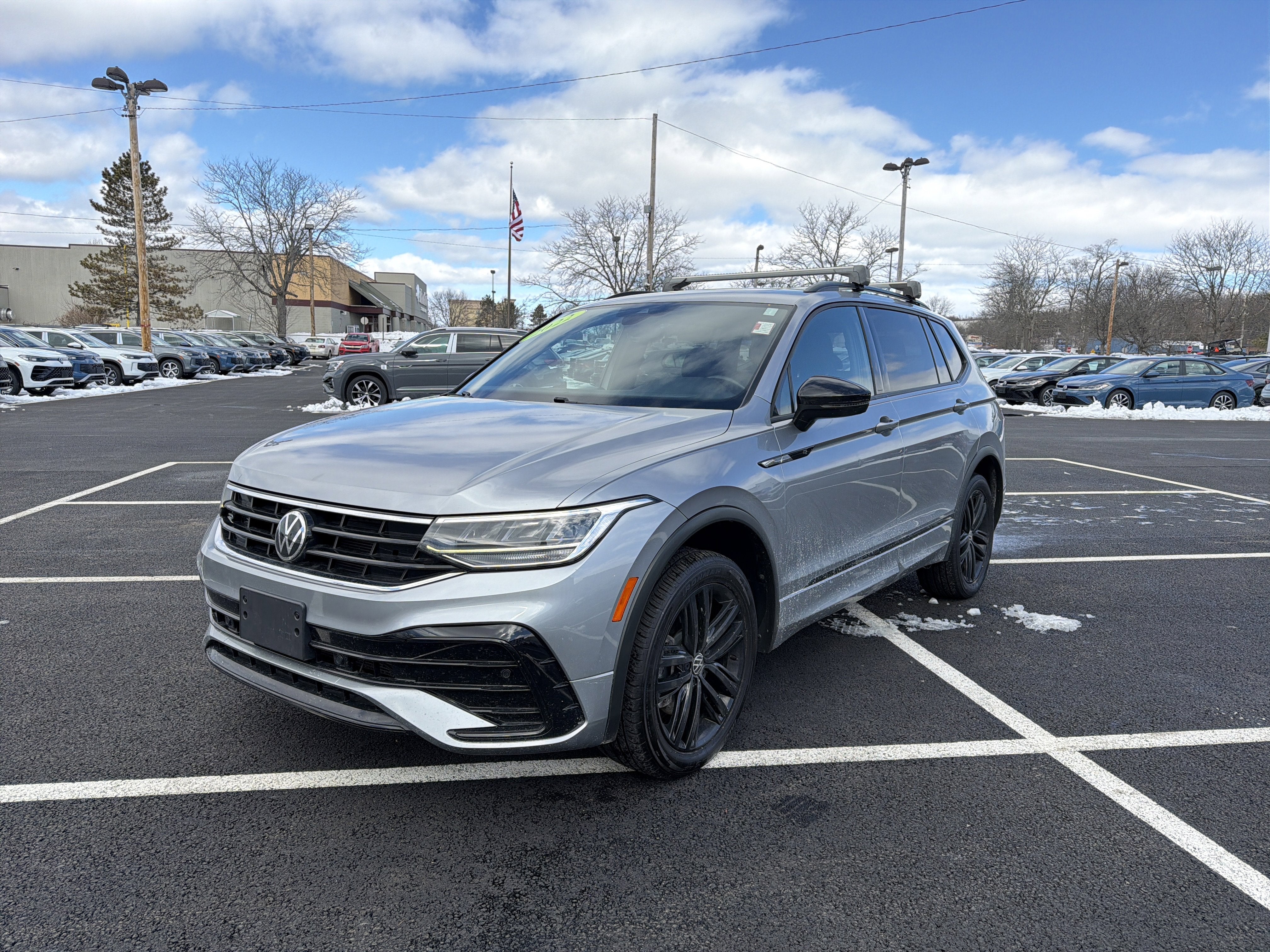 2022 Volkswagen Tiguan 2.0T SE R-Line Black