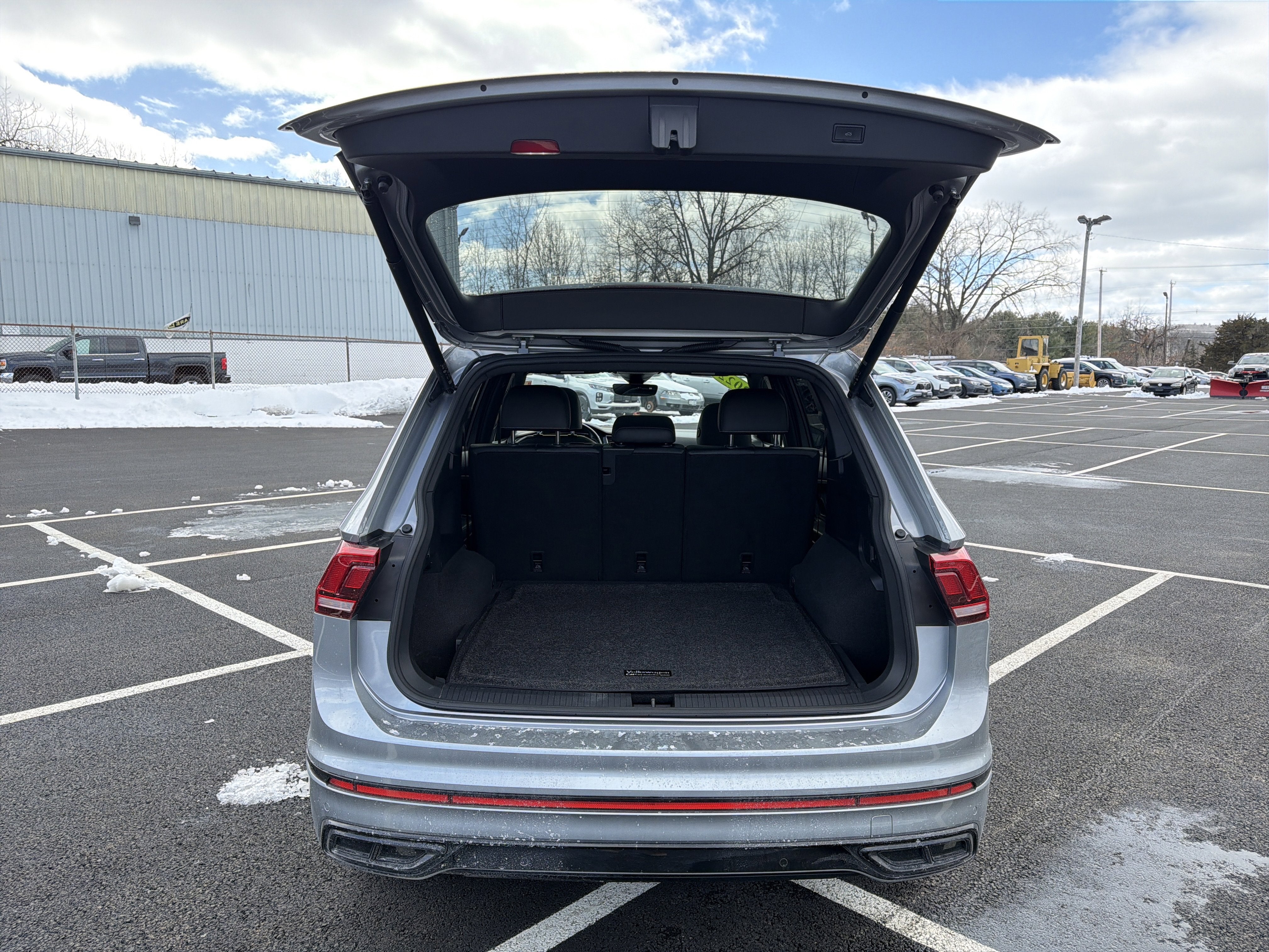 2022 Volkswagen Tiguan 2.0T SE R-Line Black