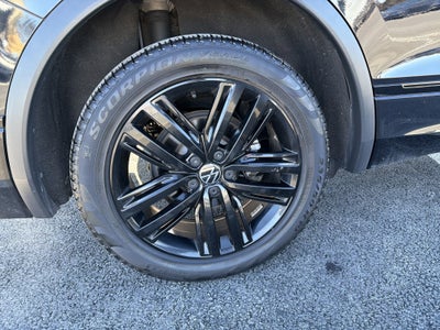 2022 Volkswagen Tiguan 2.0T SE R-Line Black