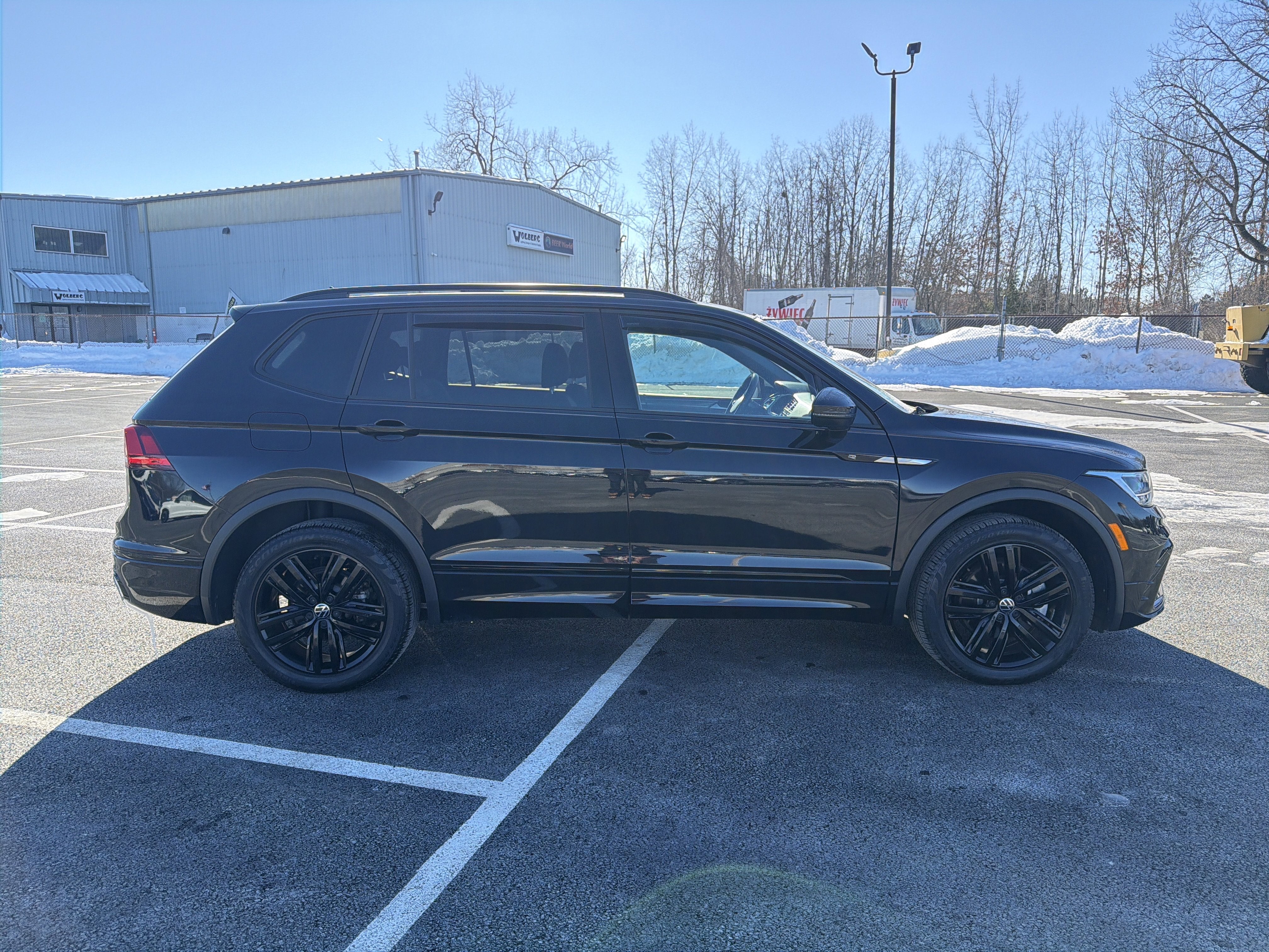 2022 Volkswagen Tiguan 2.0T SE R-Line Black