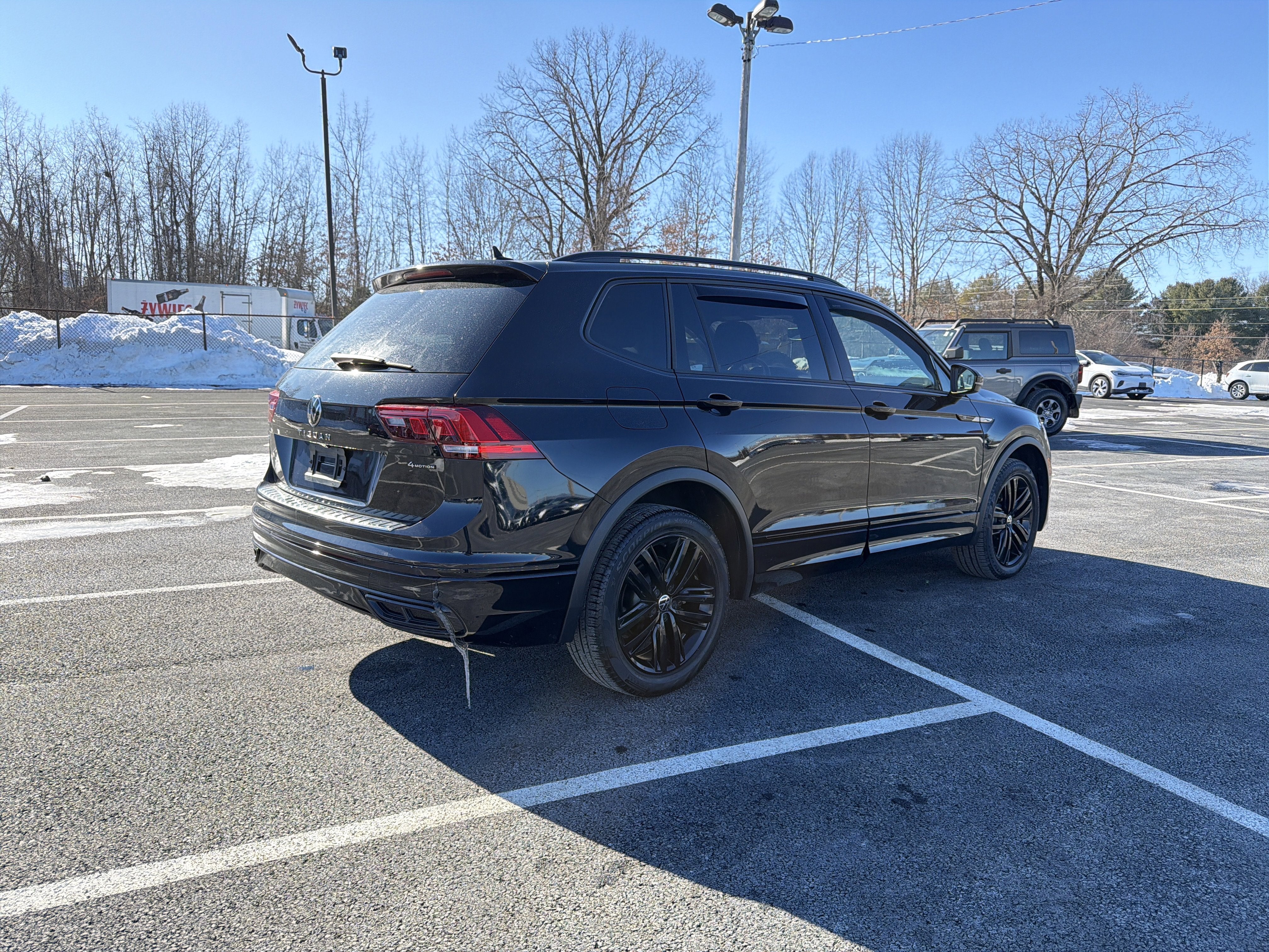 2022 Volkswagen Tiguan 2.0T SE R-Line Black
