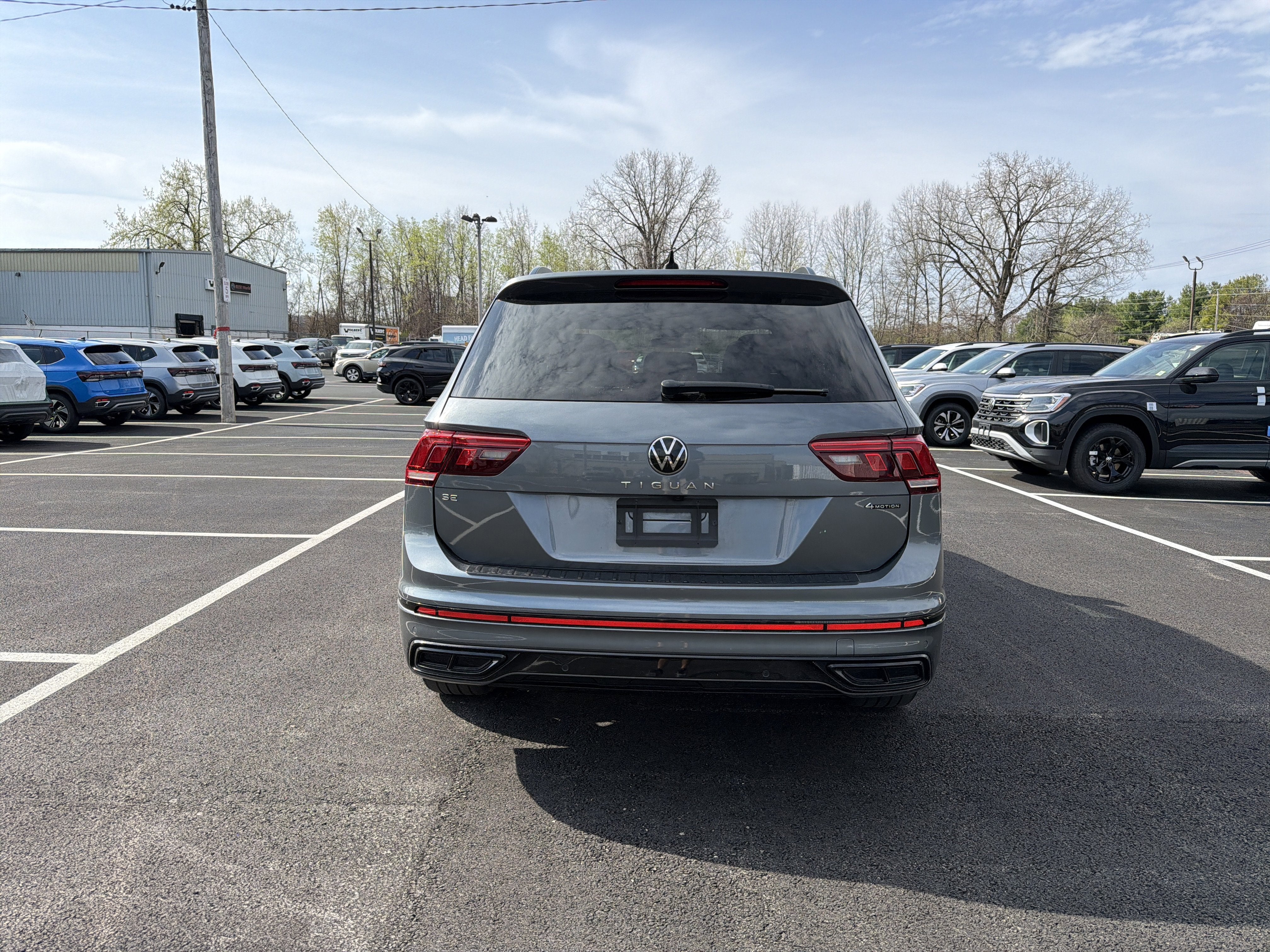 2023 Volkswagen Tiguan 2.0T SE R-Line Black
