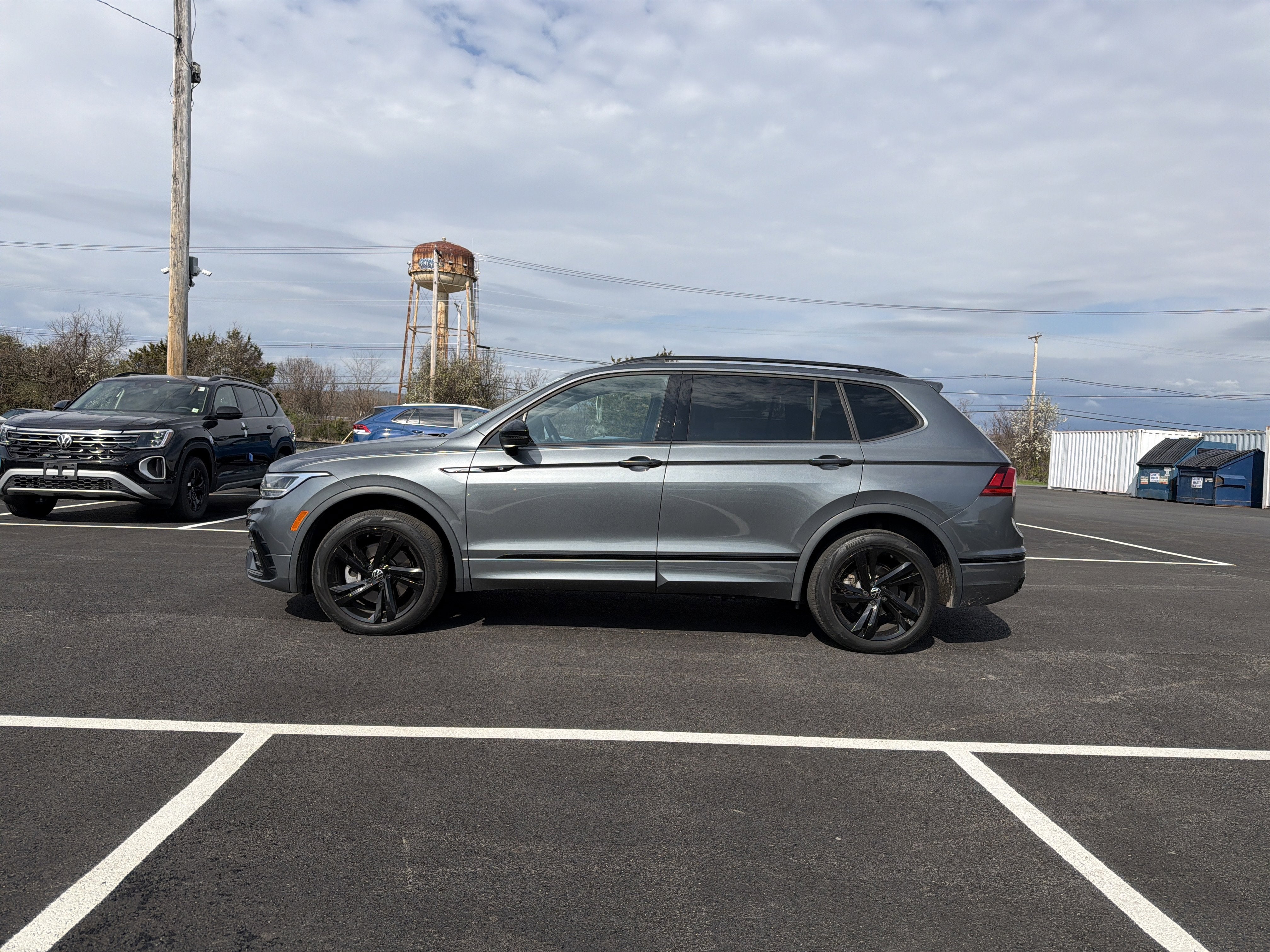 2023 Volkswagen Tiguan 2.0T SE R-Line Black