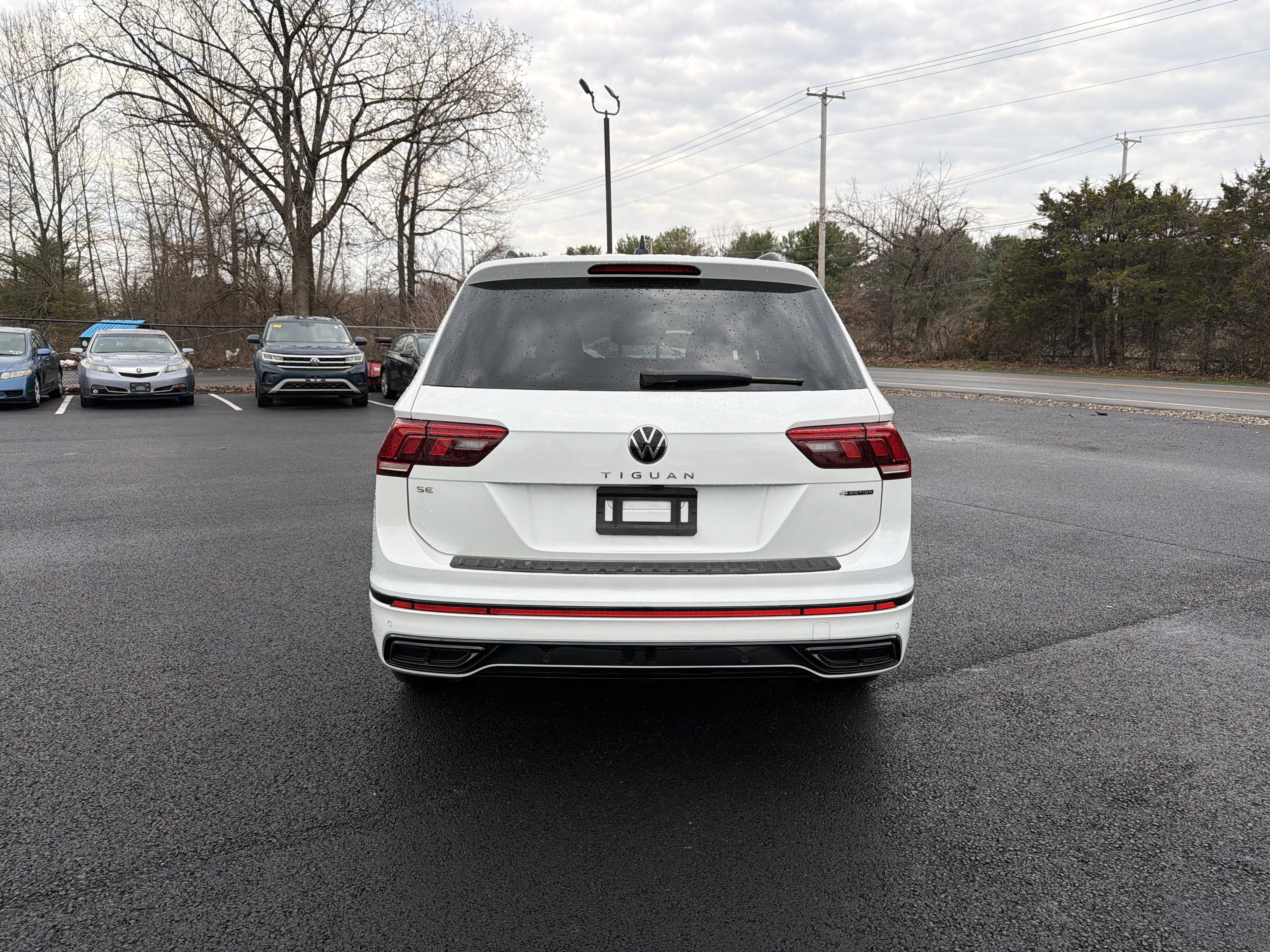 2024 Volkswagen Tiguan 2.0T SE R-Line Black