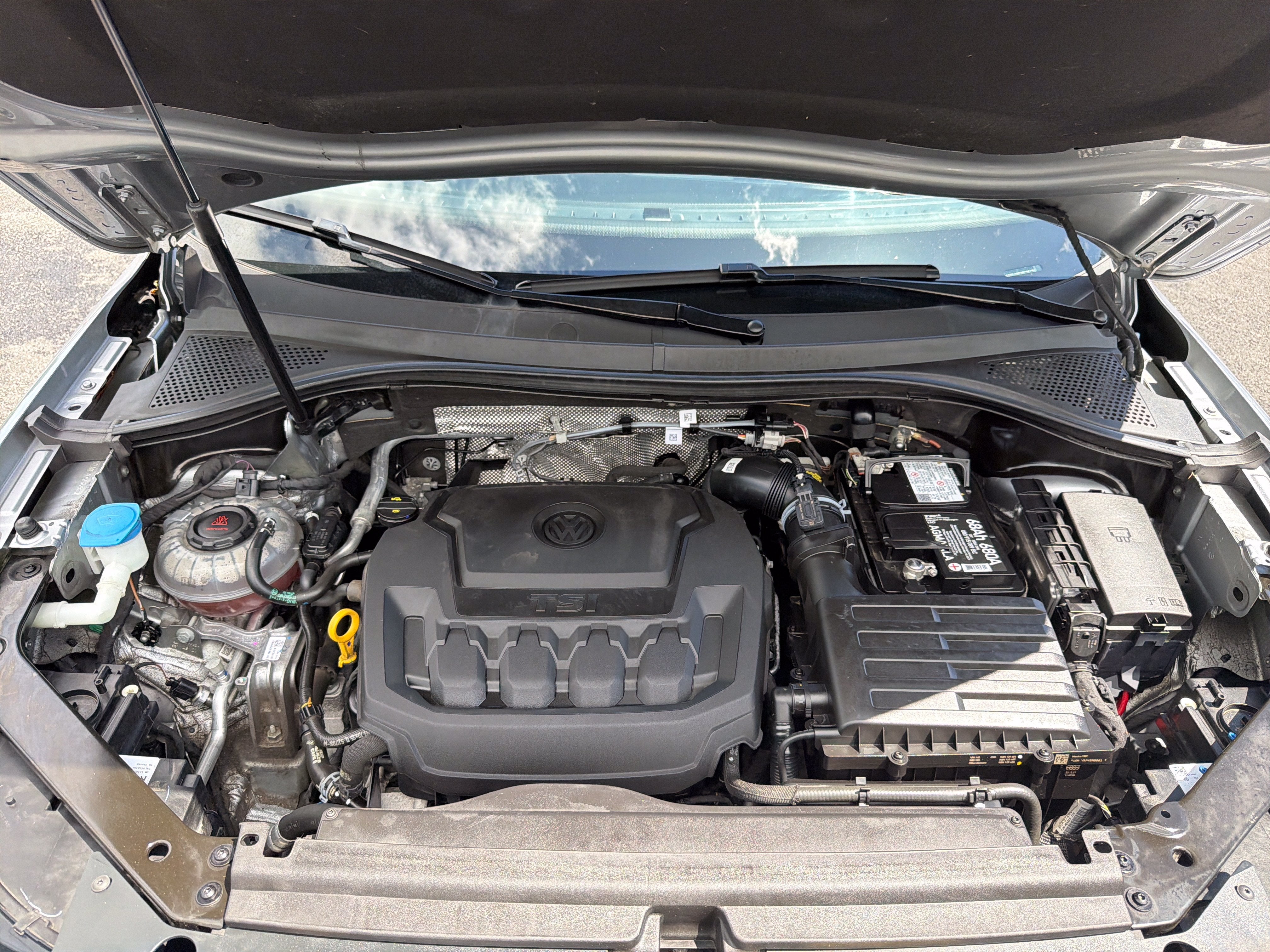 2022 Volkswagen Tiguan 2.0T SE R-Line Black