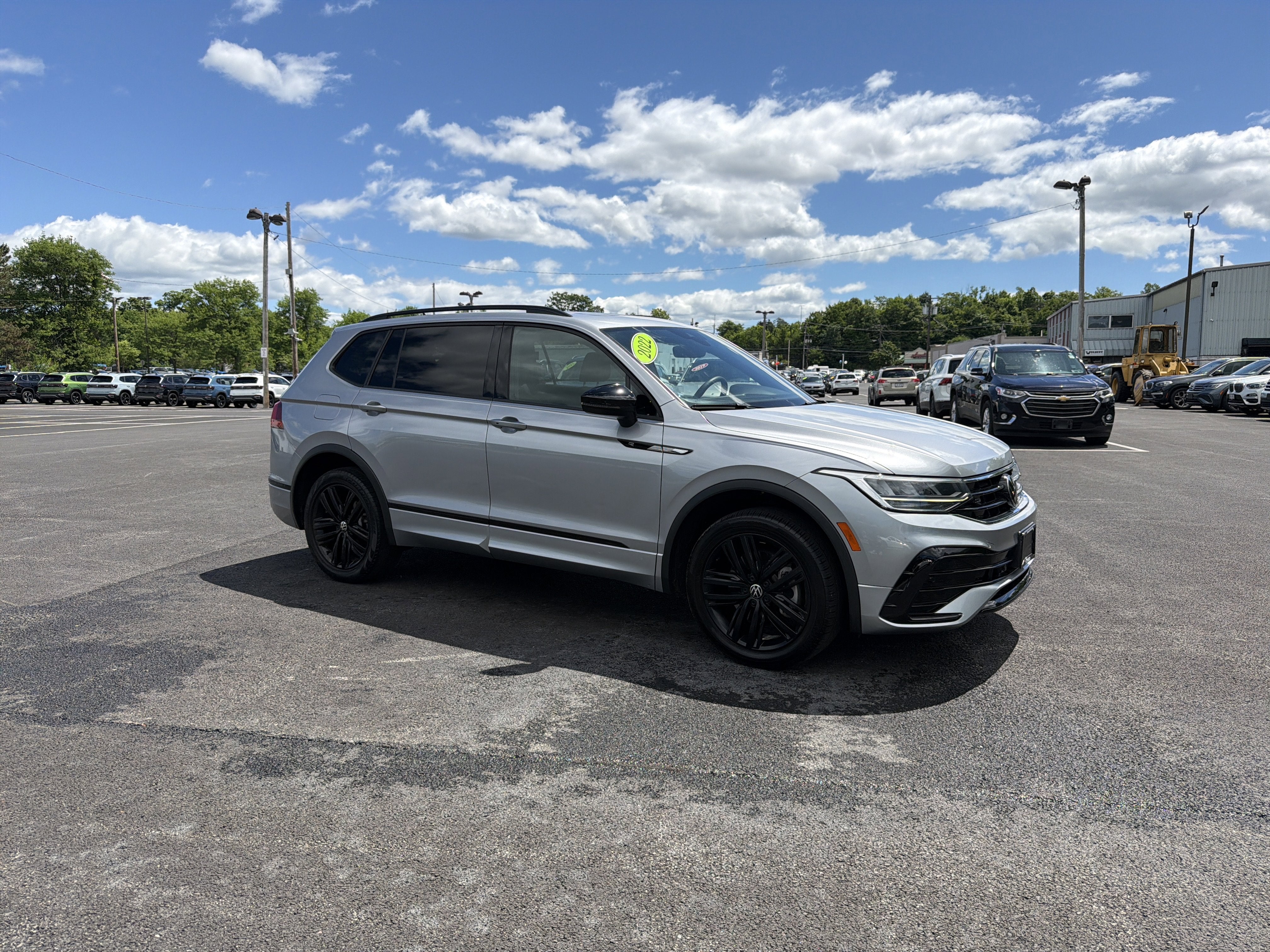 2022 Volkswagen Tiguan 2.0T SE R-Line Black