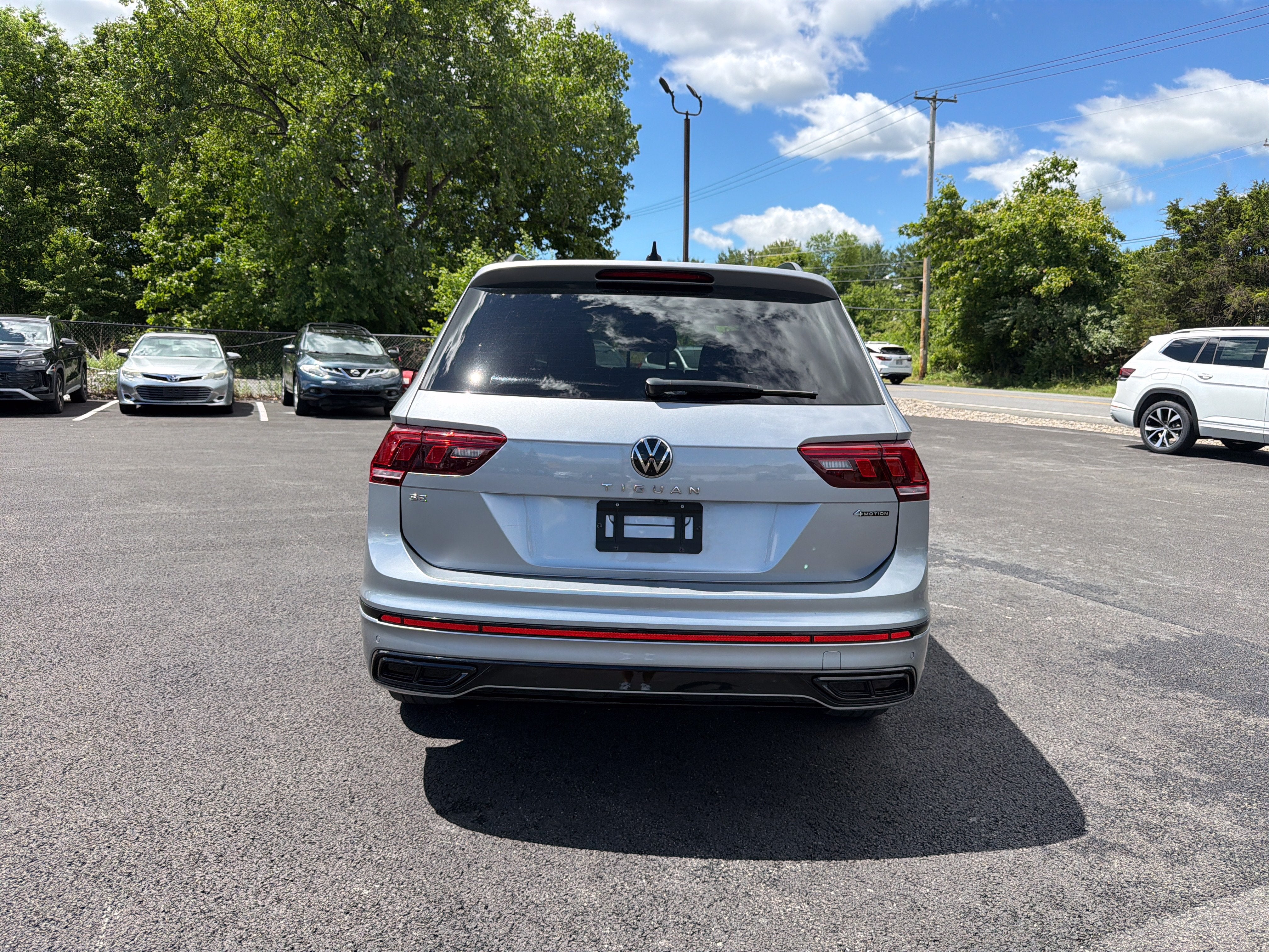 2022 Volkswagen Tiguan 2.0T SE R-Line Black