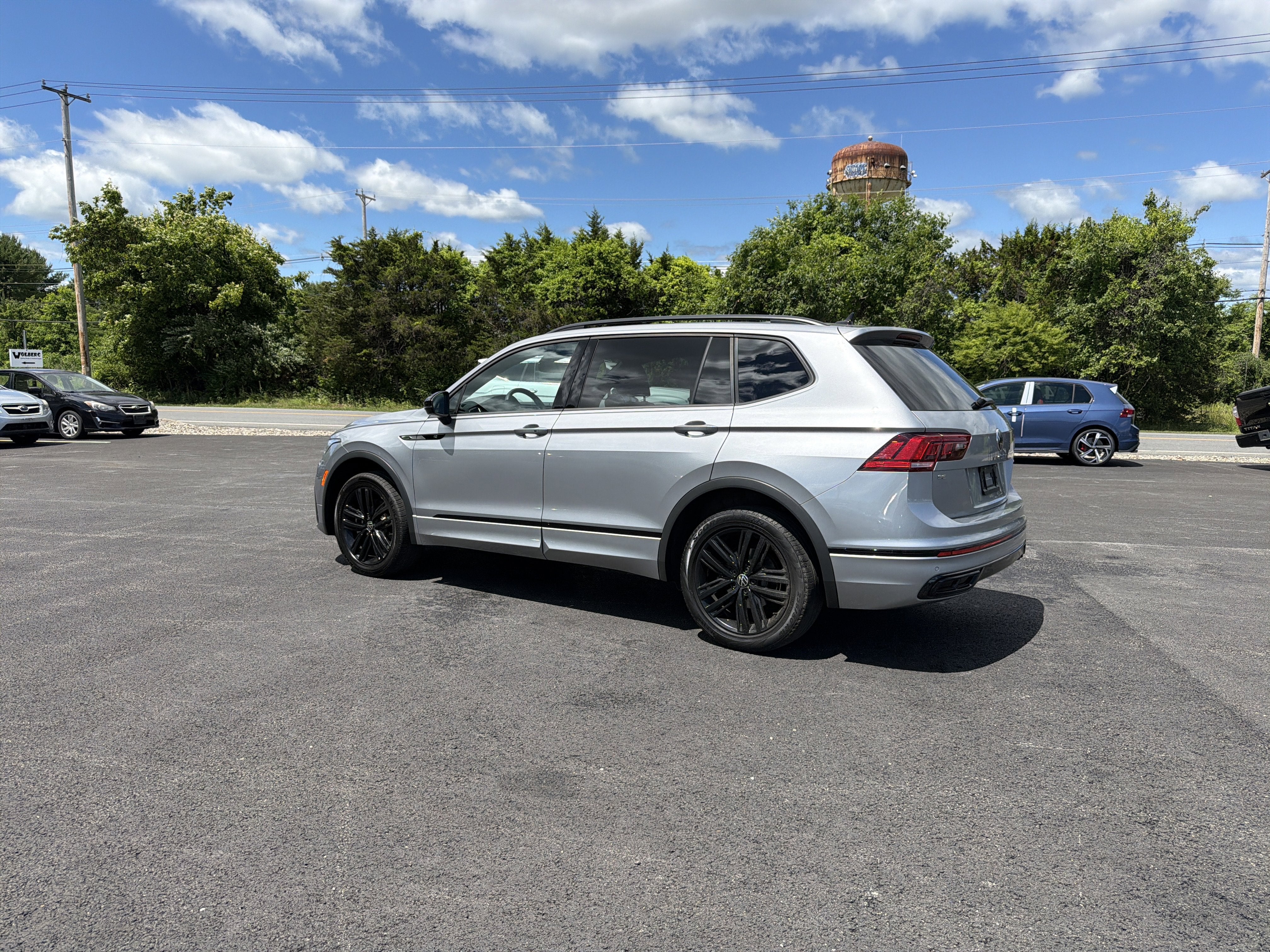 2022 Volkswagen Tiguan 2.0T SE R-Line Black