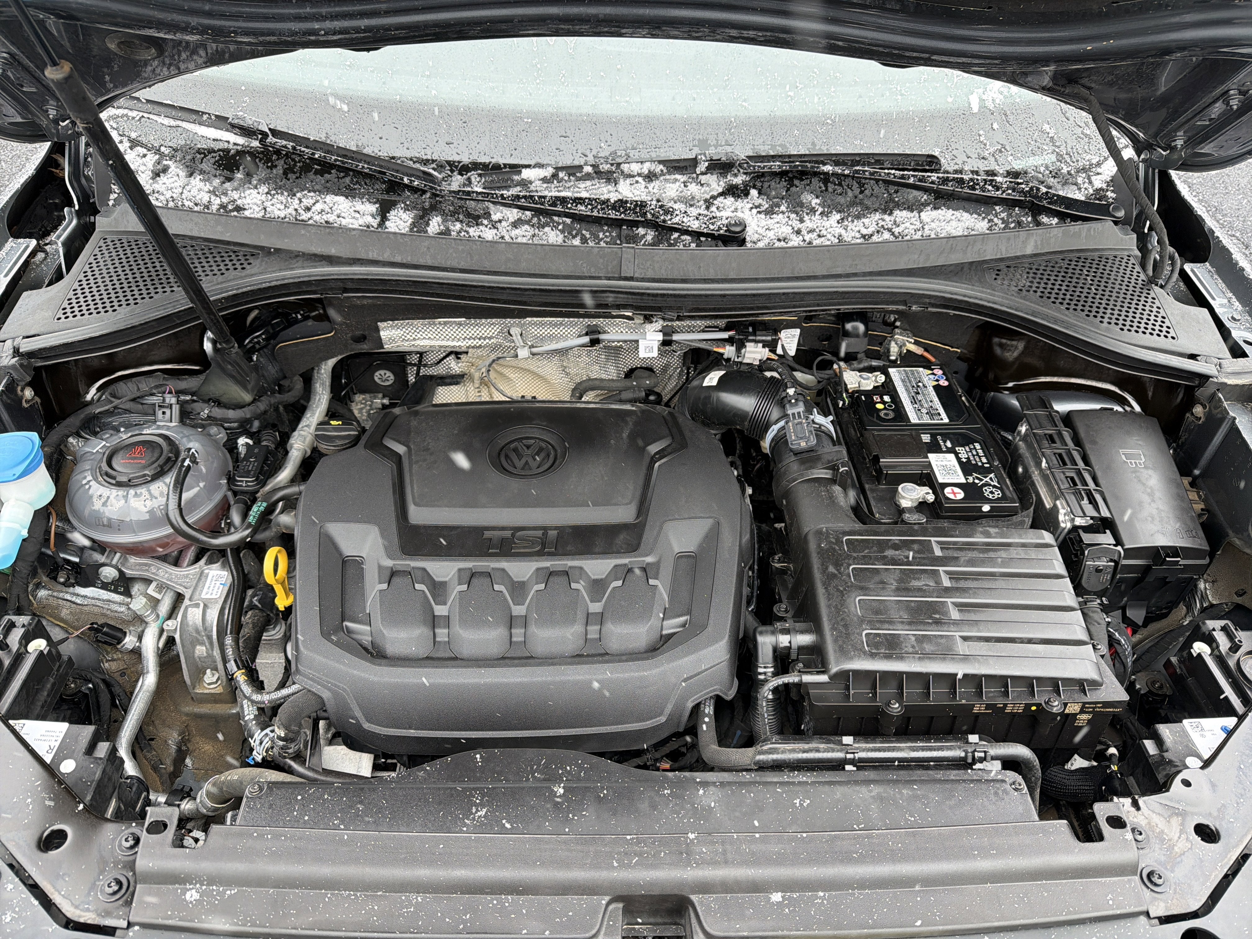 2023 Volkswagen Tiguan 2.0T SE R-Line Black