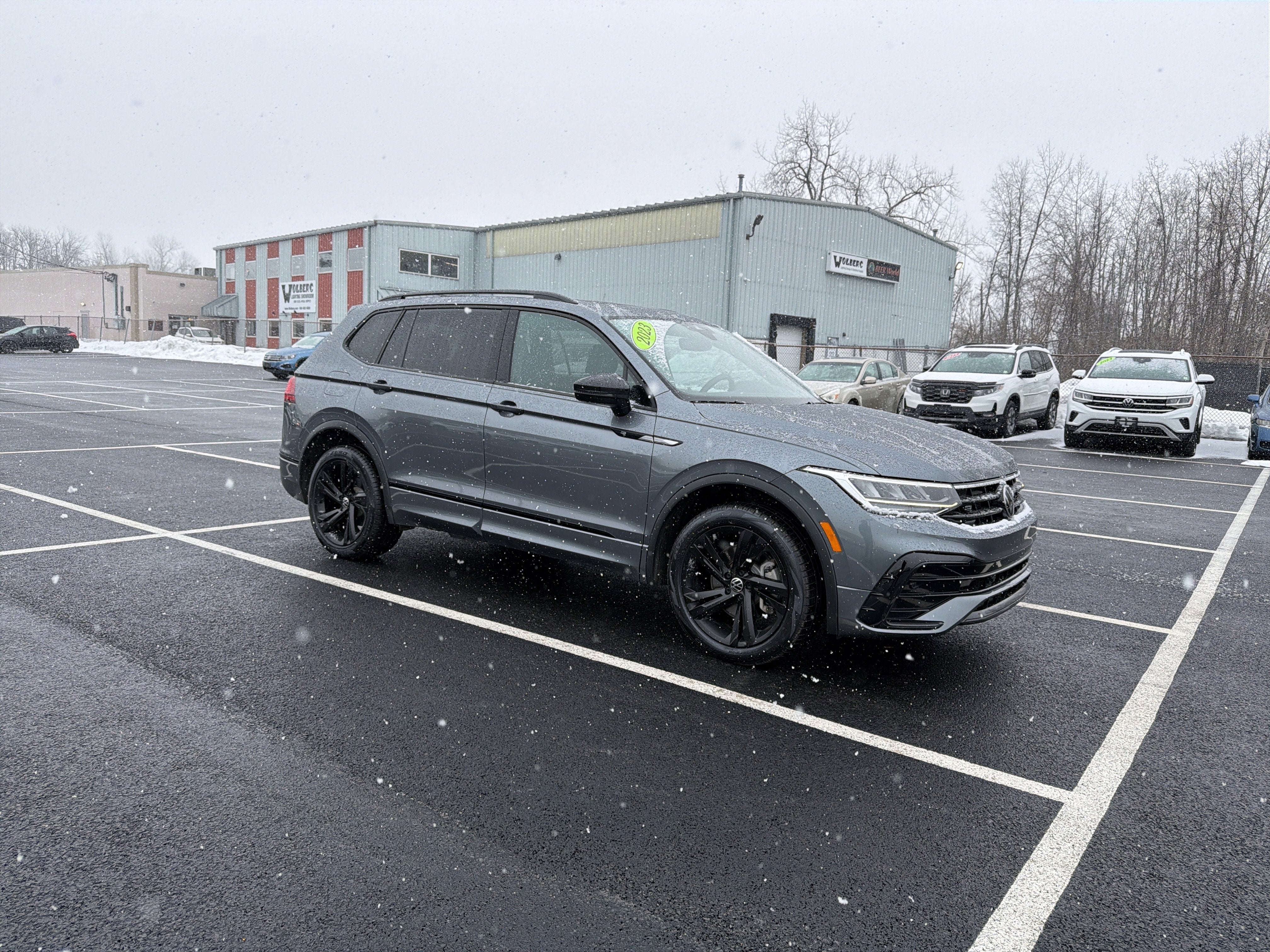 2023 Volkswagen Tiguan 2.0T SE R-Line Black