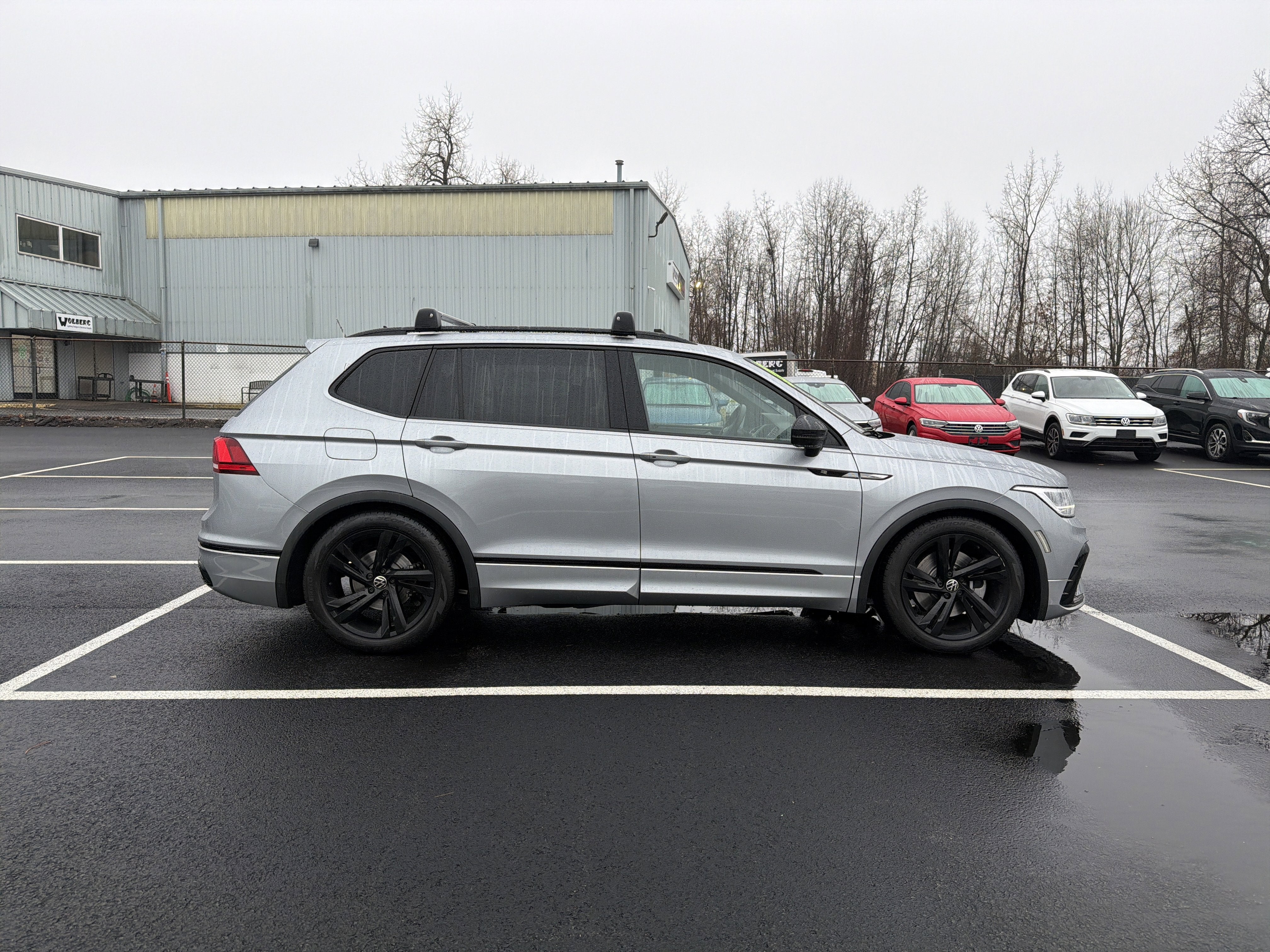 2024 Volkswagen Tiguan 2.0T SE R-Line Black