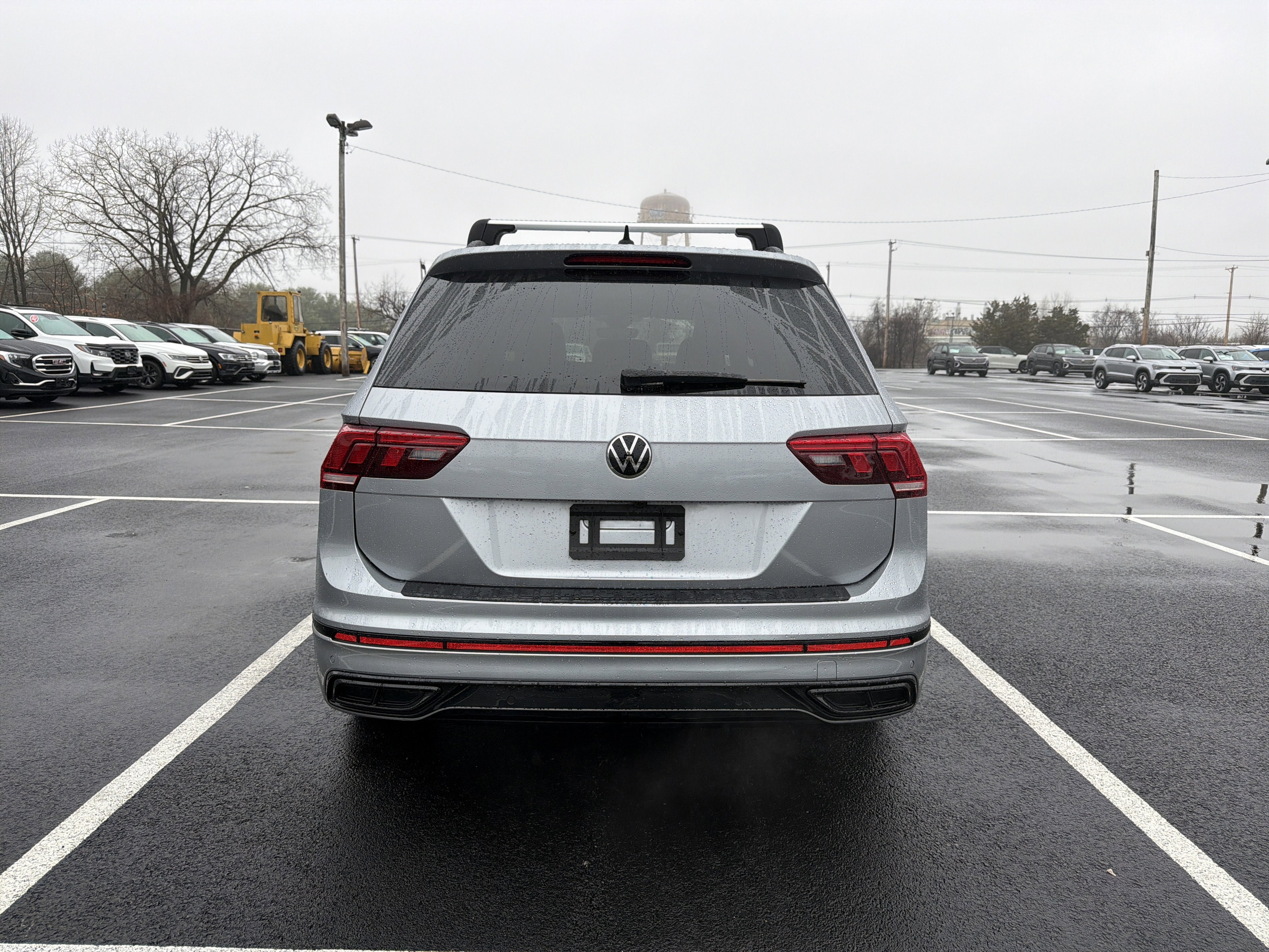 2024 Volkswagen Tiguan 2.0T SE R-Line Black
