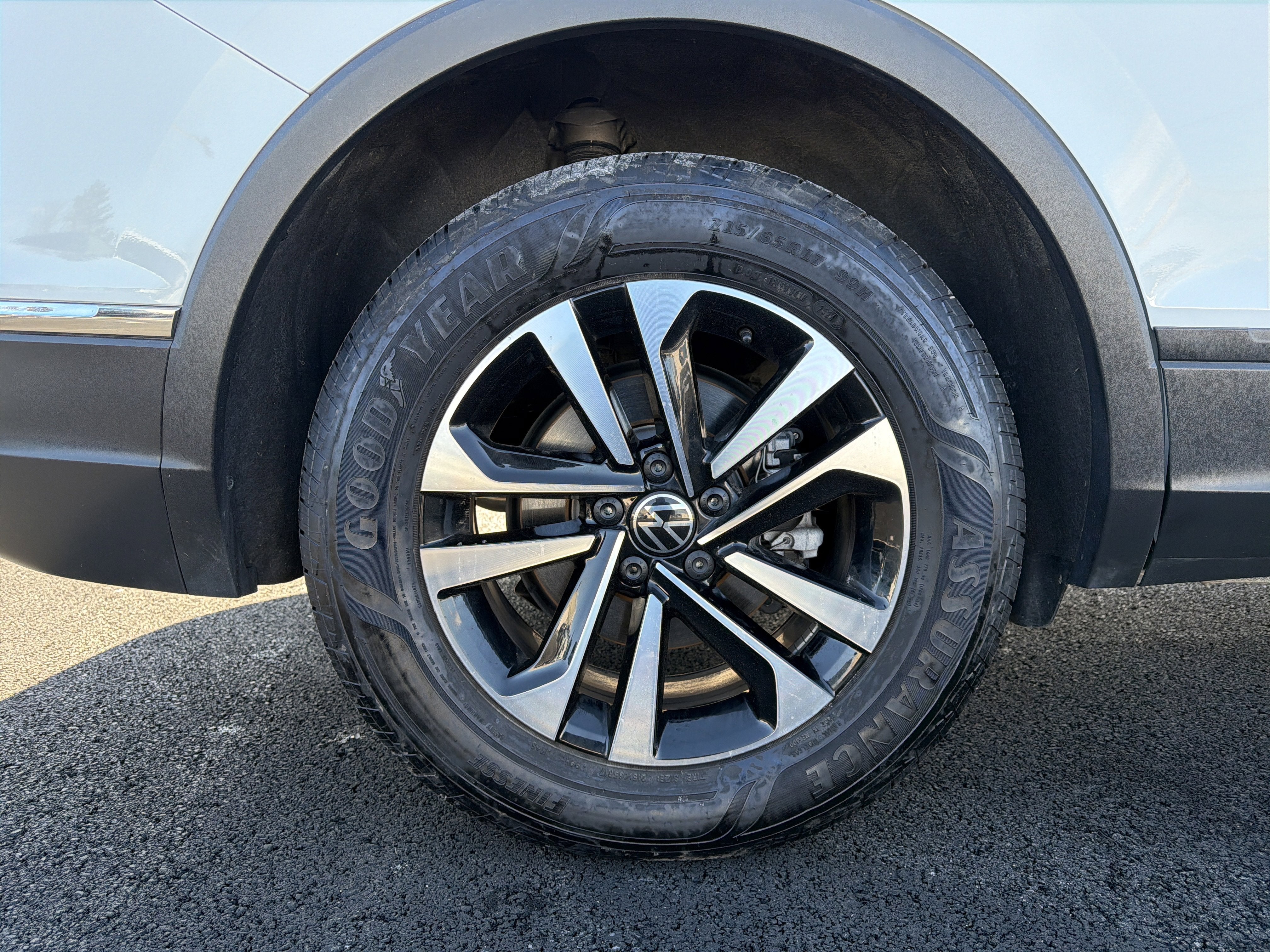 2024 Volkswagen Tiguan 2.0T S