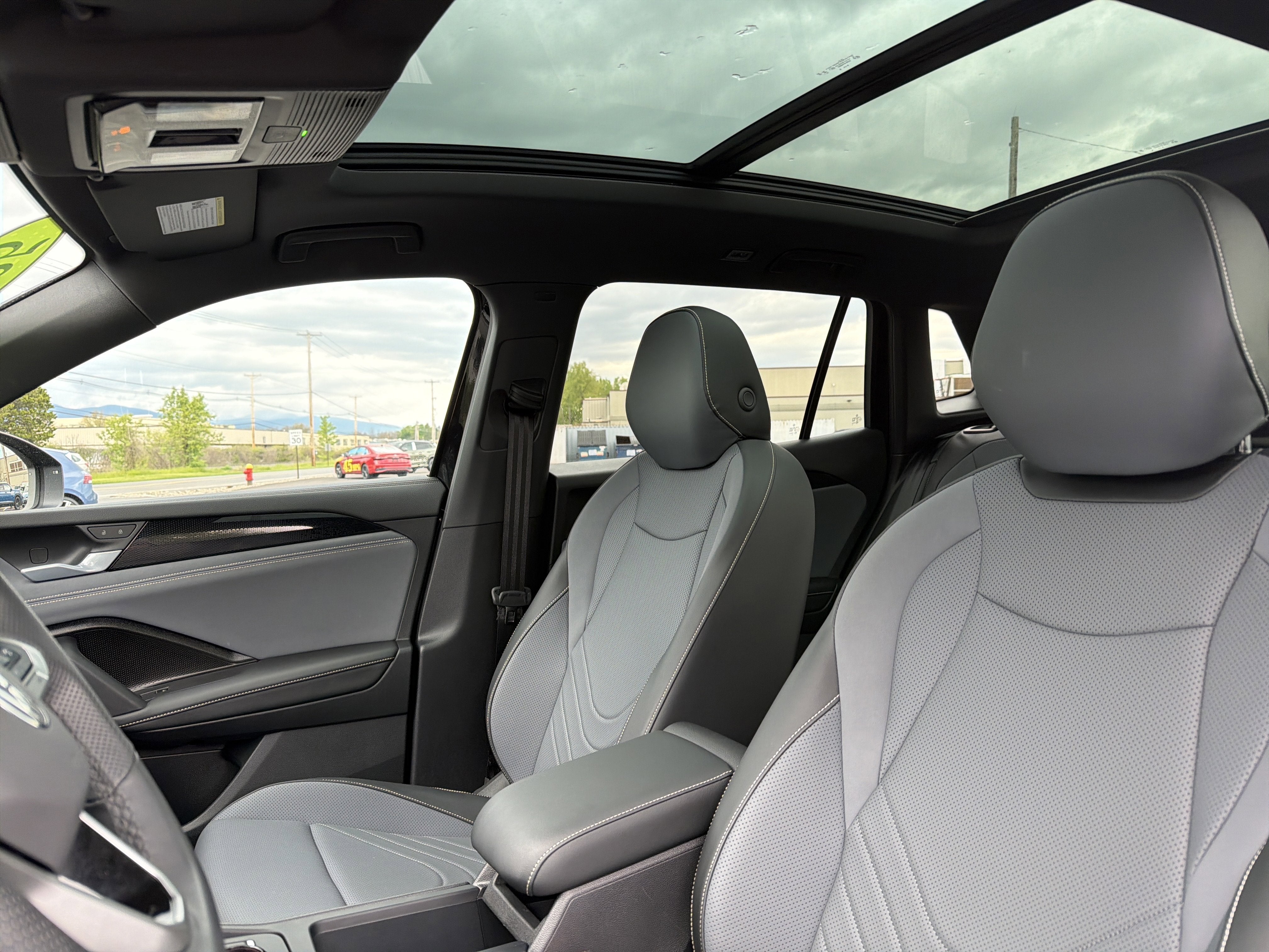 2025 Volkswagen Tiguan 2.0T SE R-Line Black