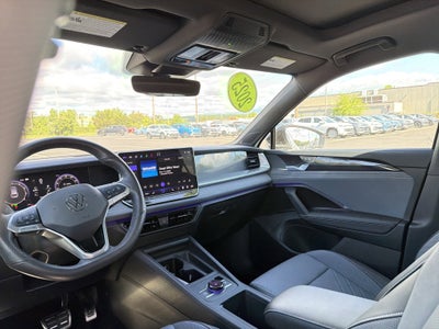 2025 Volkswagen Tiguan 2.0T SE R-Line Black