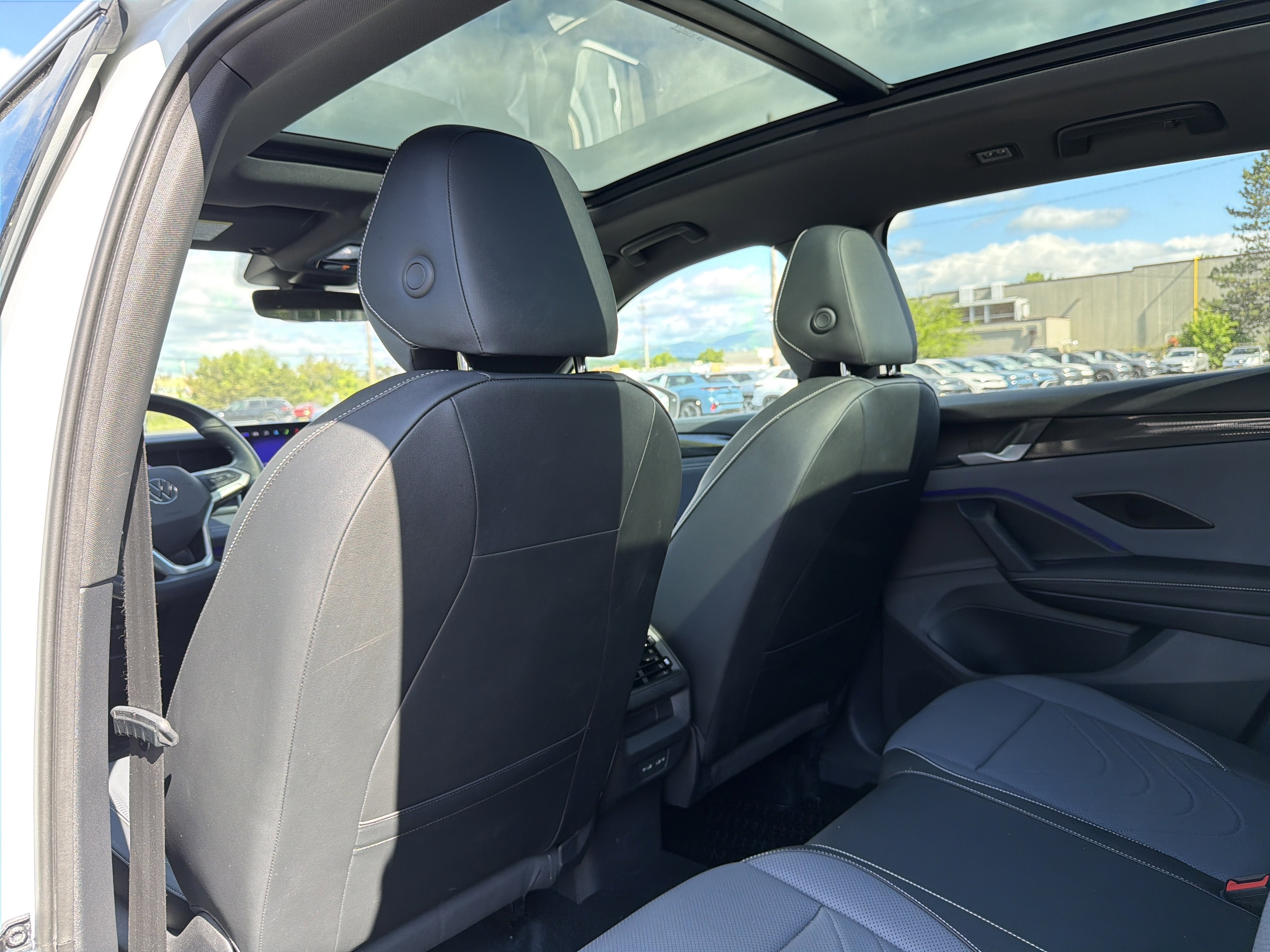 2025 Volkswagen Tiguan 2.0T SE R-Line Black